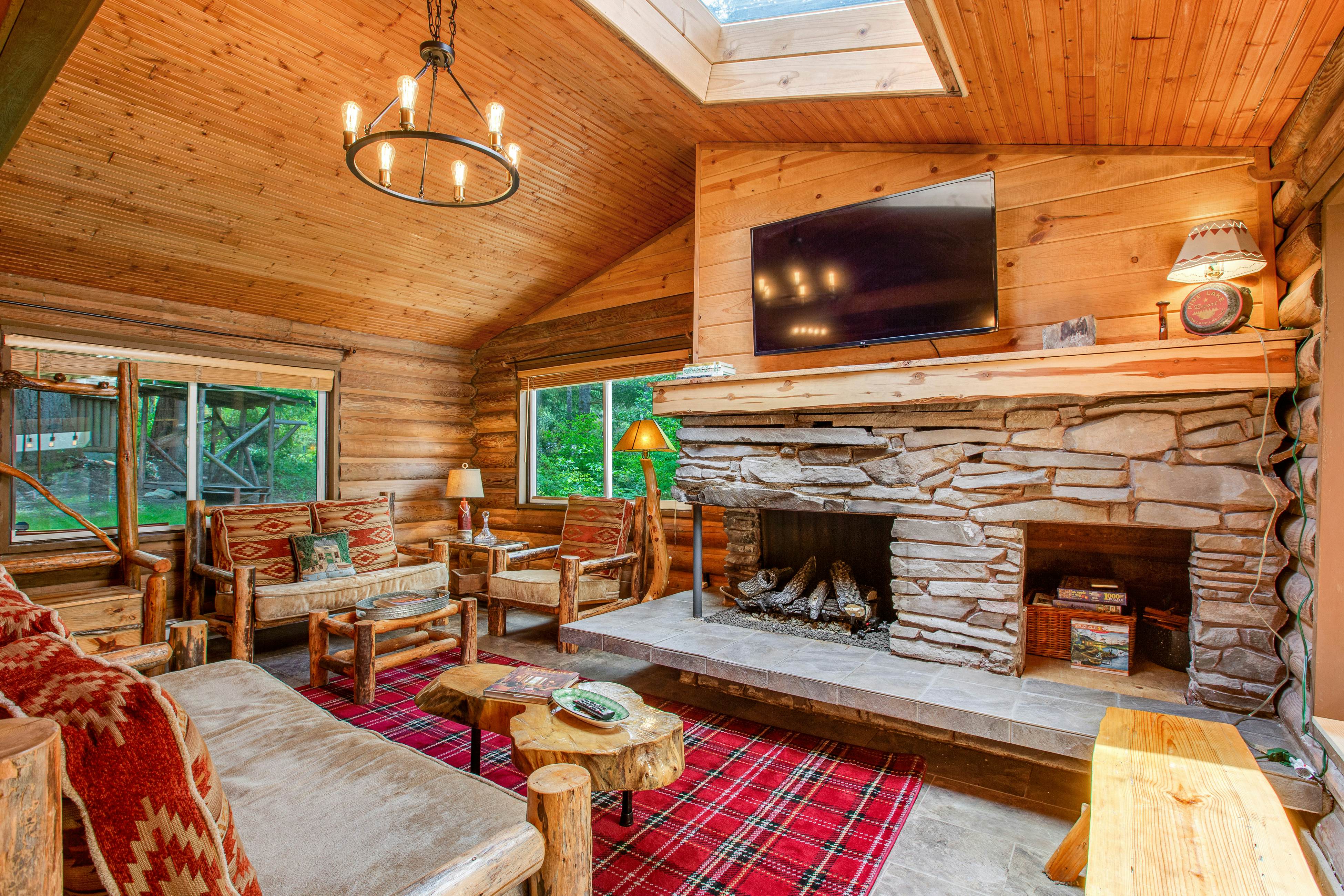 Best Catch Vintage Lakeside Log Cabin