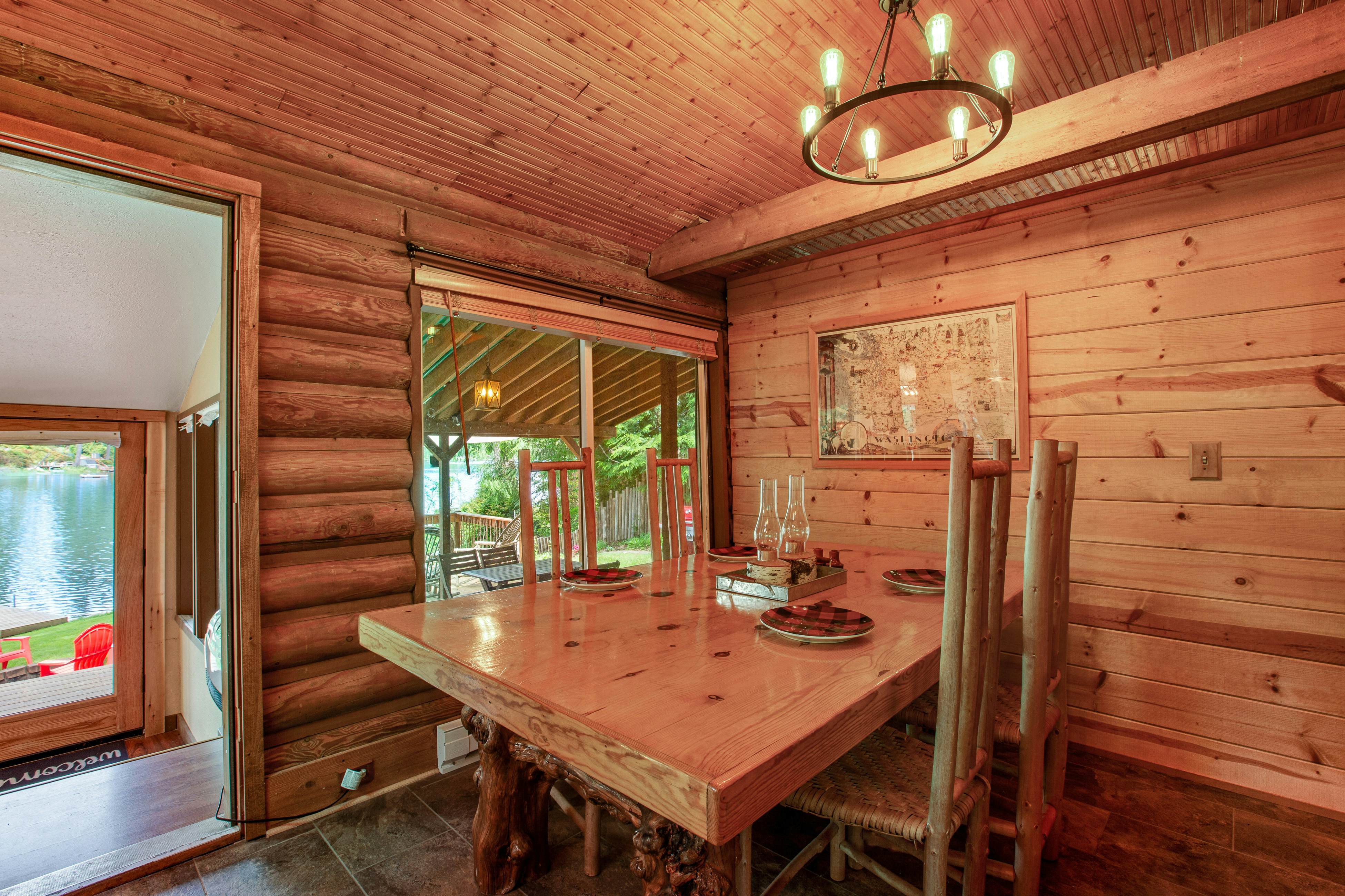 Best Catch Vintage Lakeside Log Cabin