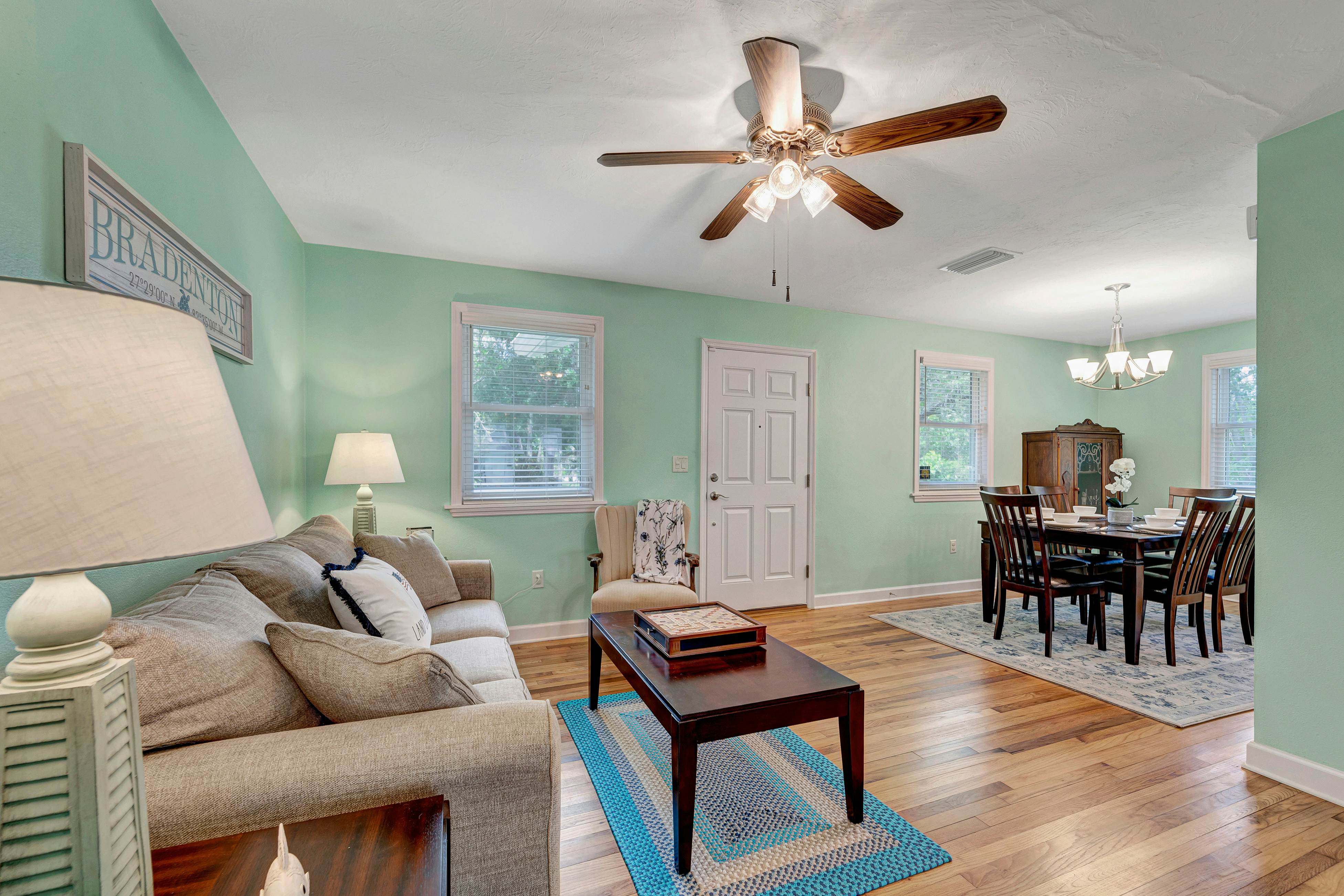 Bradenton  3 Dog-Friendly Retreat w/1Gig