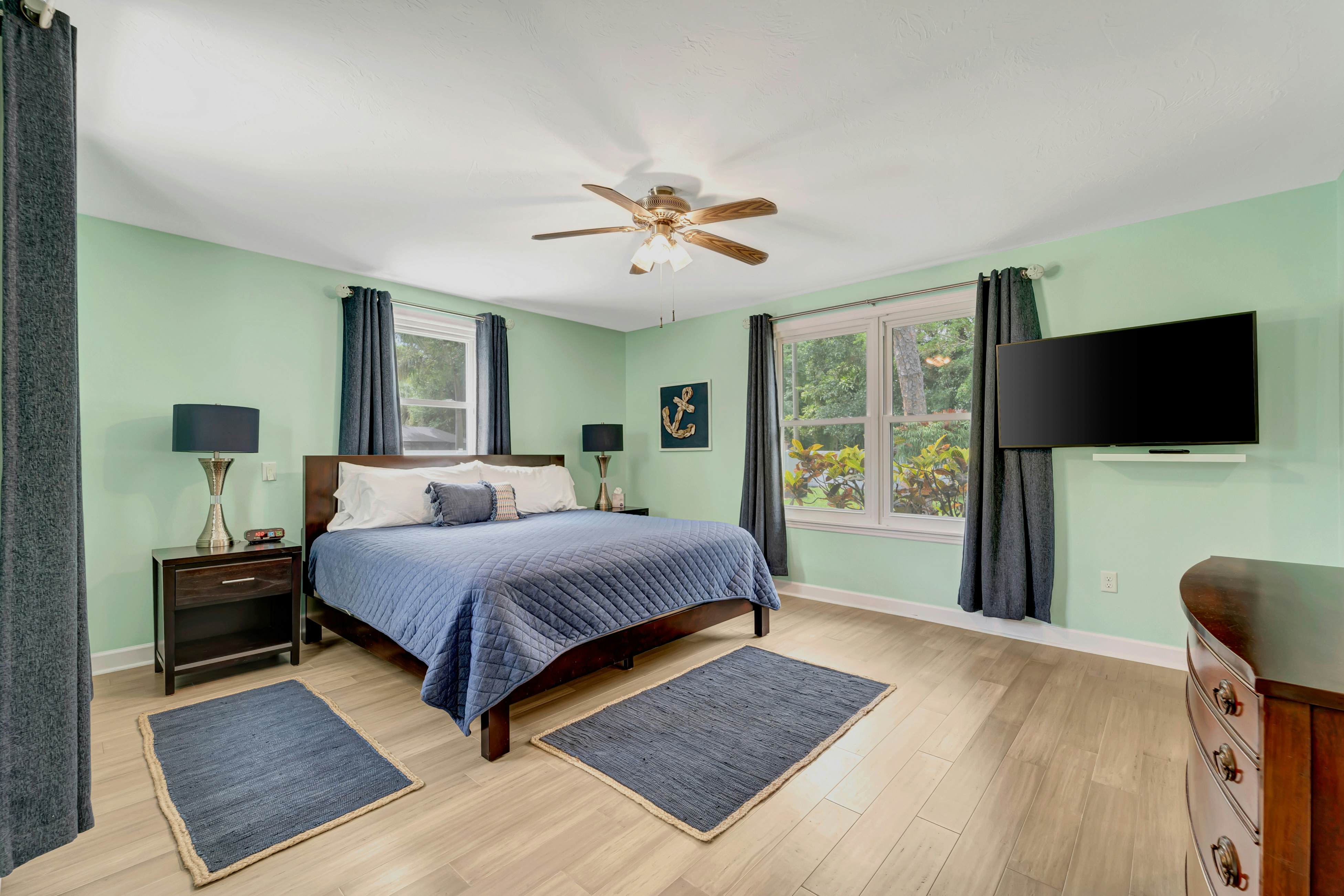 Bradenton  3 Dog-Friendly Retreat w/1Gig