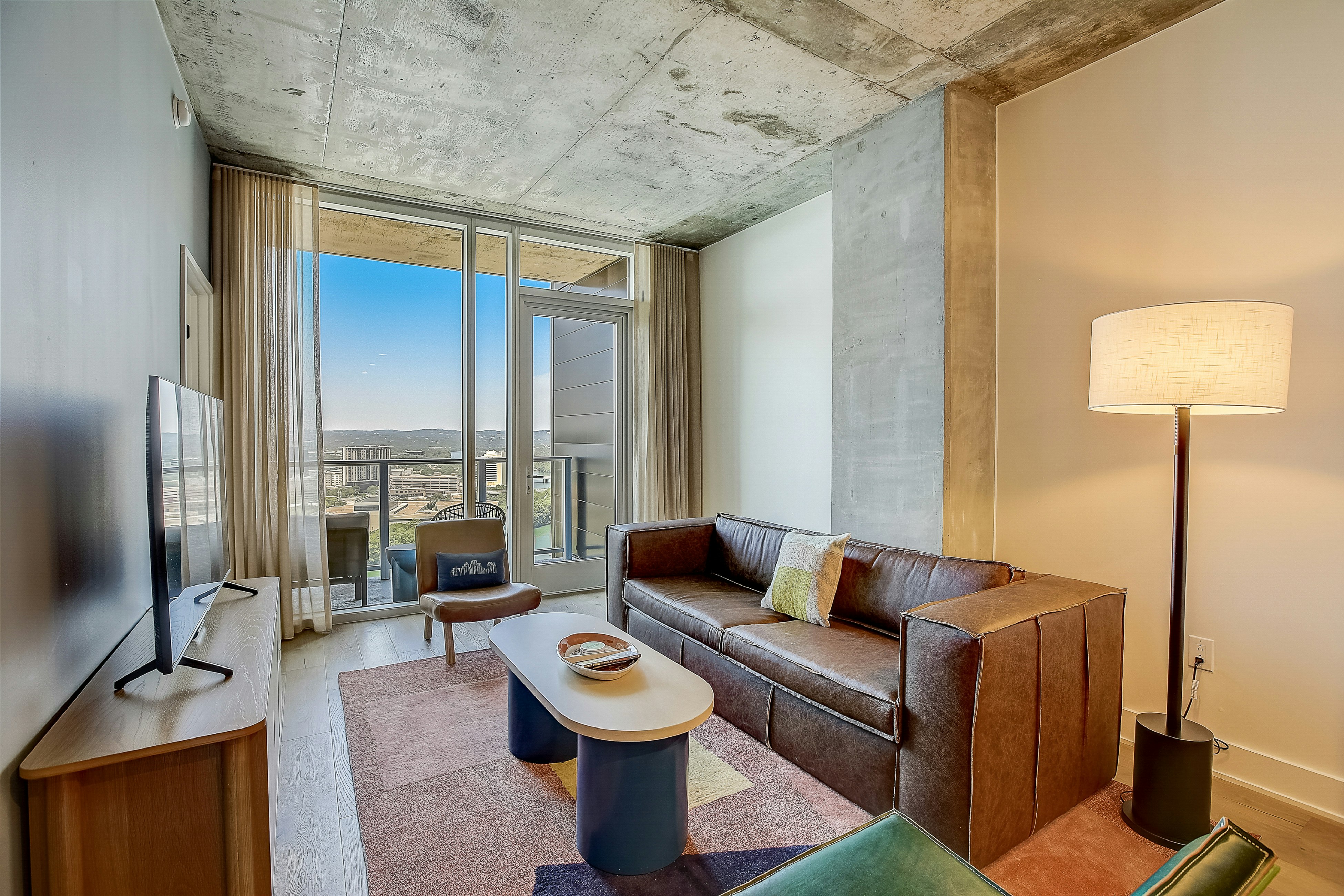 Natiivo Austin Explorer