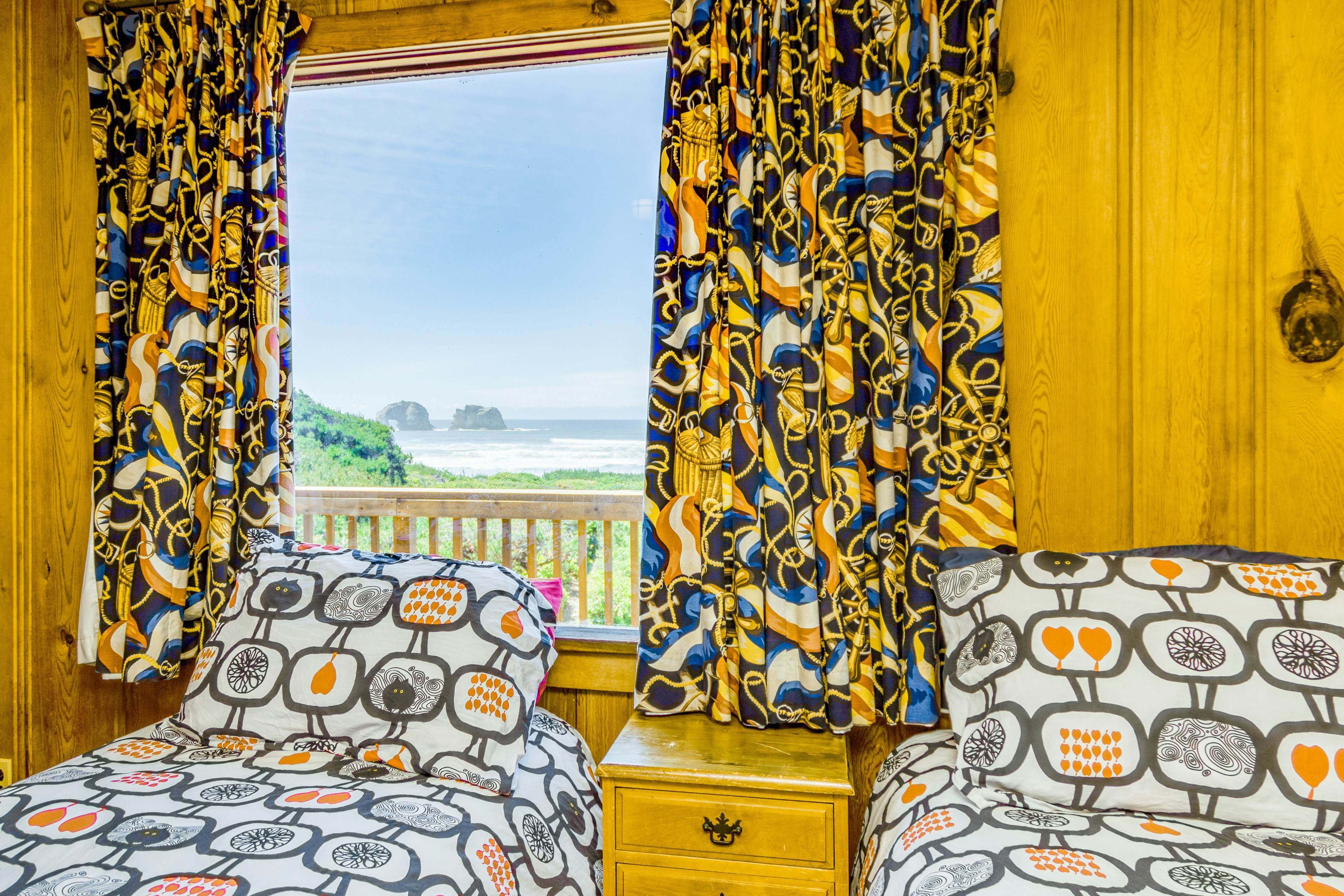 McKinnon's Beach House 4 BD Rockaway Beach, OR Vacation Rental Vacasa