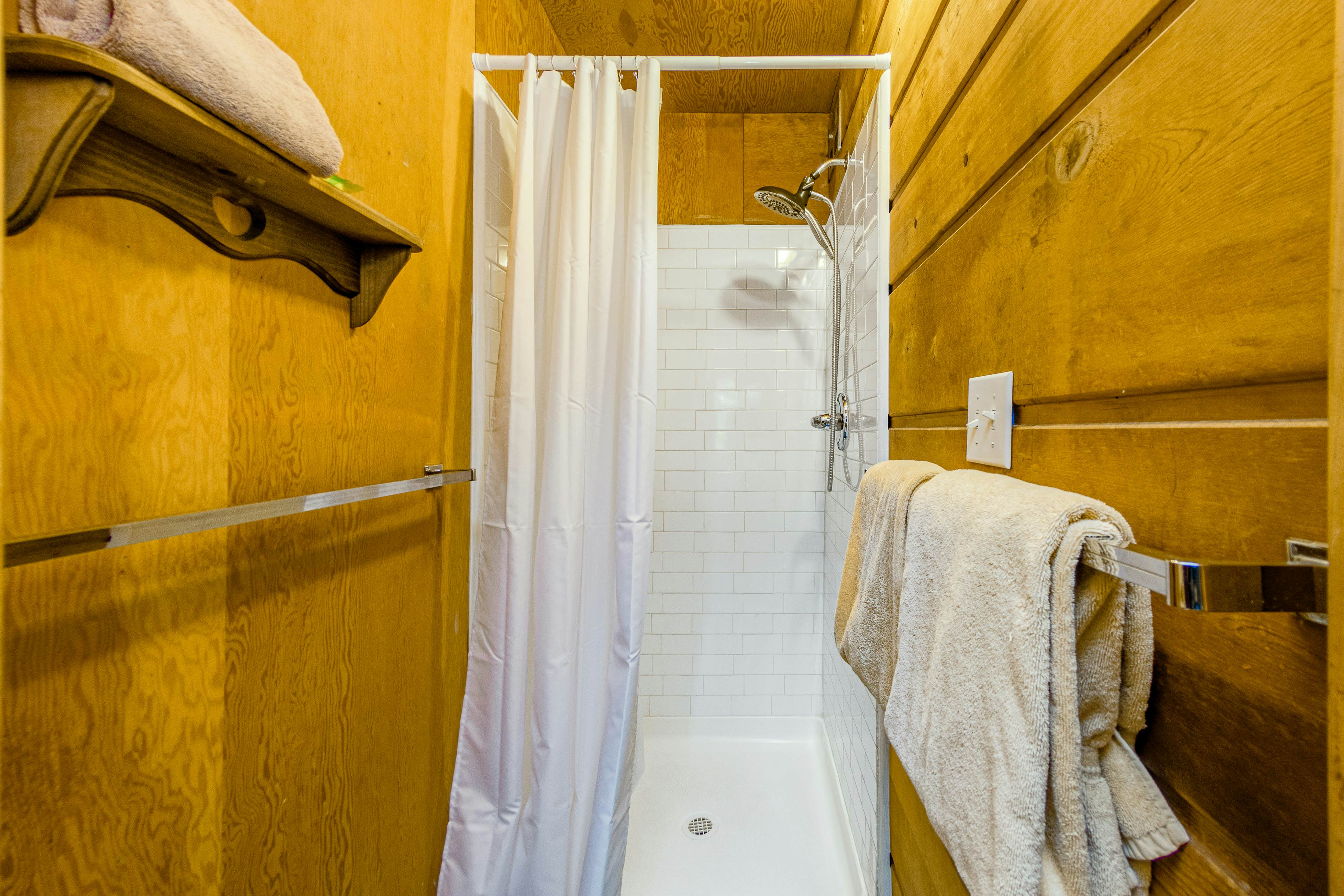 McKinnon's Beach House 4 BD Rockaway Beach, OR Vacation Rental Vacasa