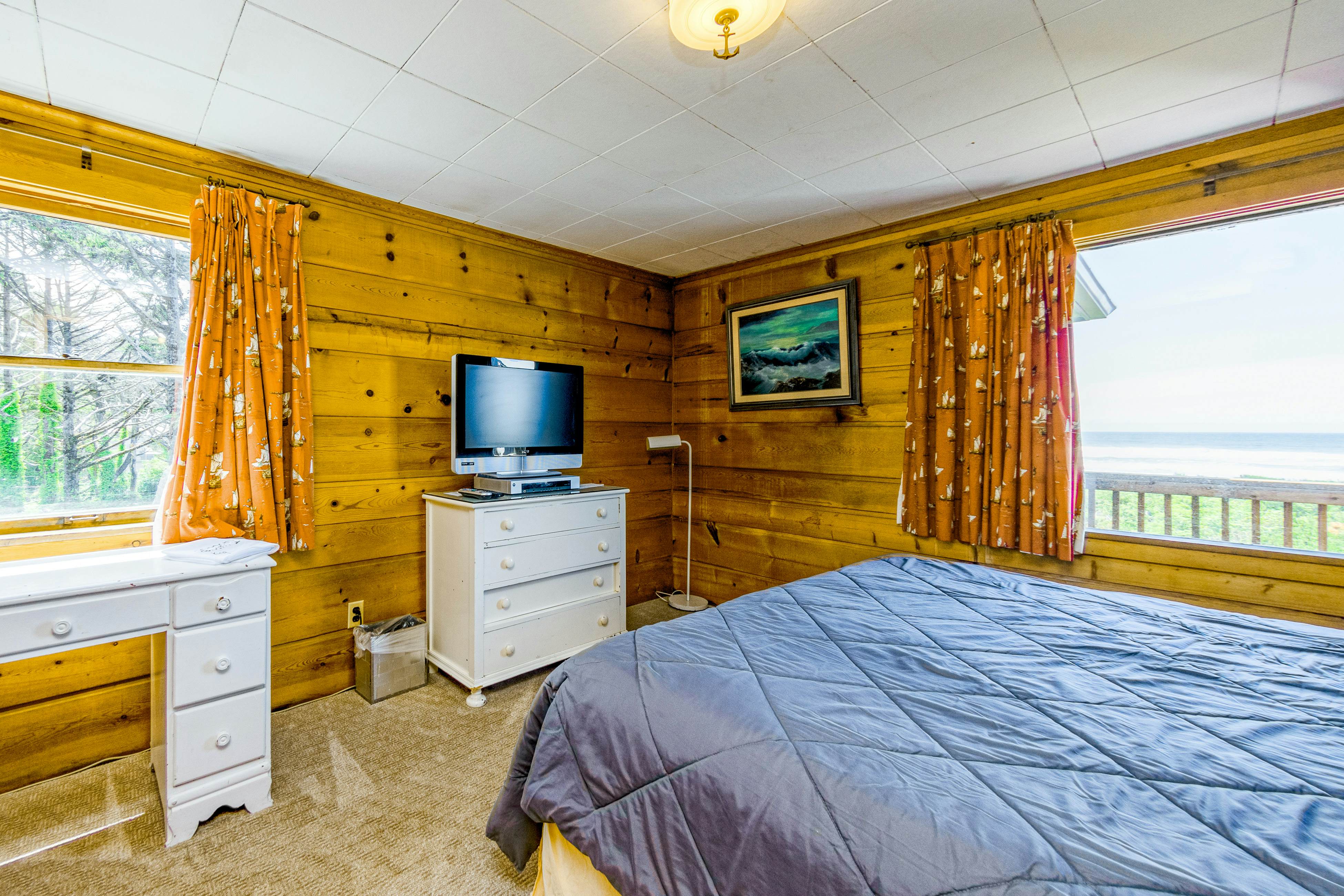 McKinnon's Beach House 4 BD Rockaway Beach, OR Vacation Rental Vacasa