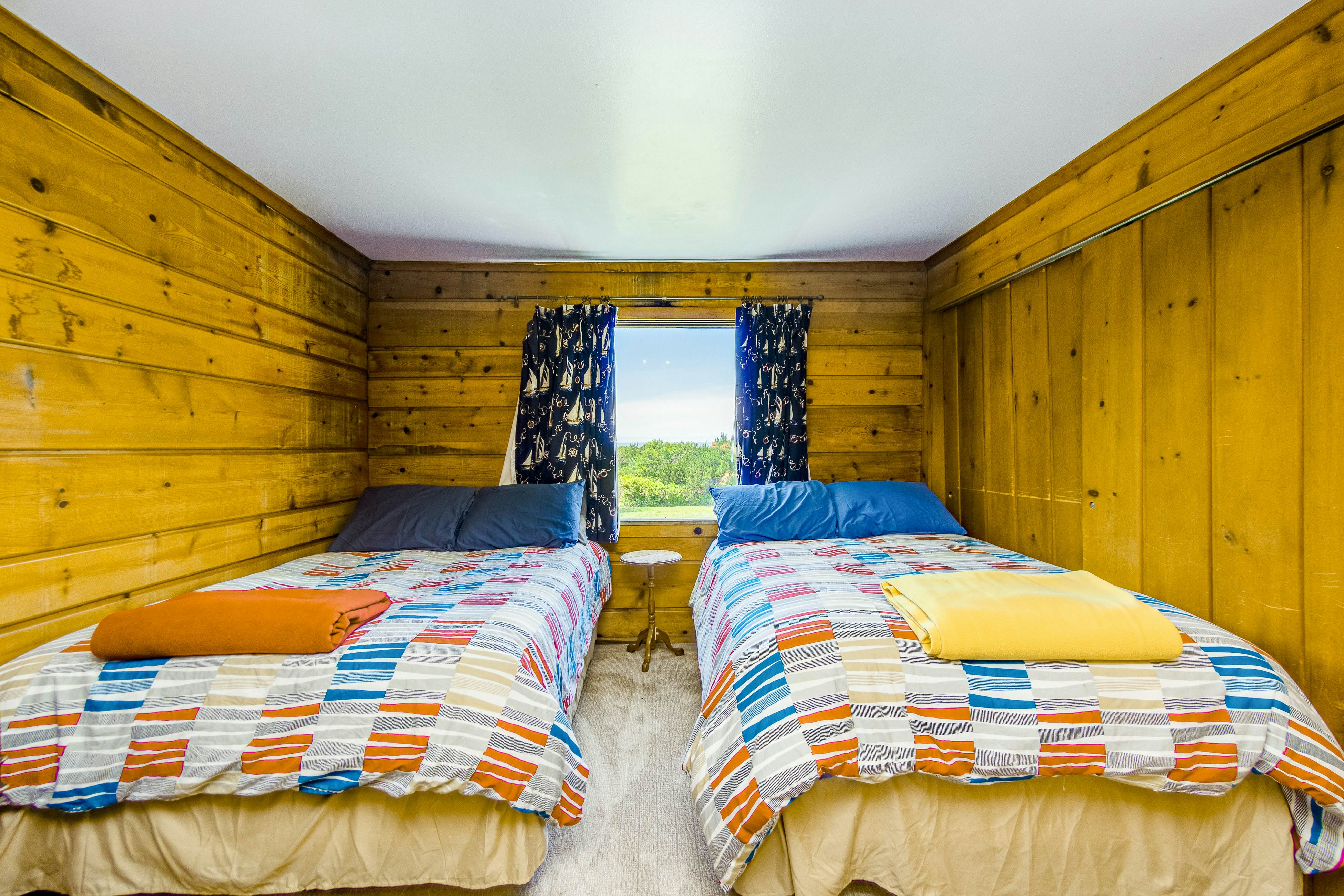 McKinnon's Beach House 4 BD Rockaway Beach, OR Vacation Rental Vacasa