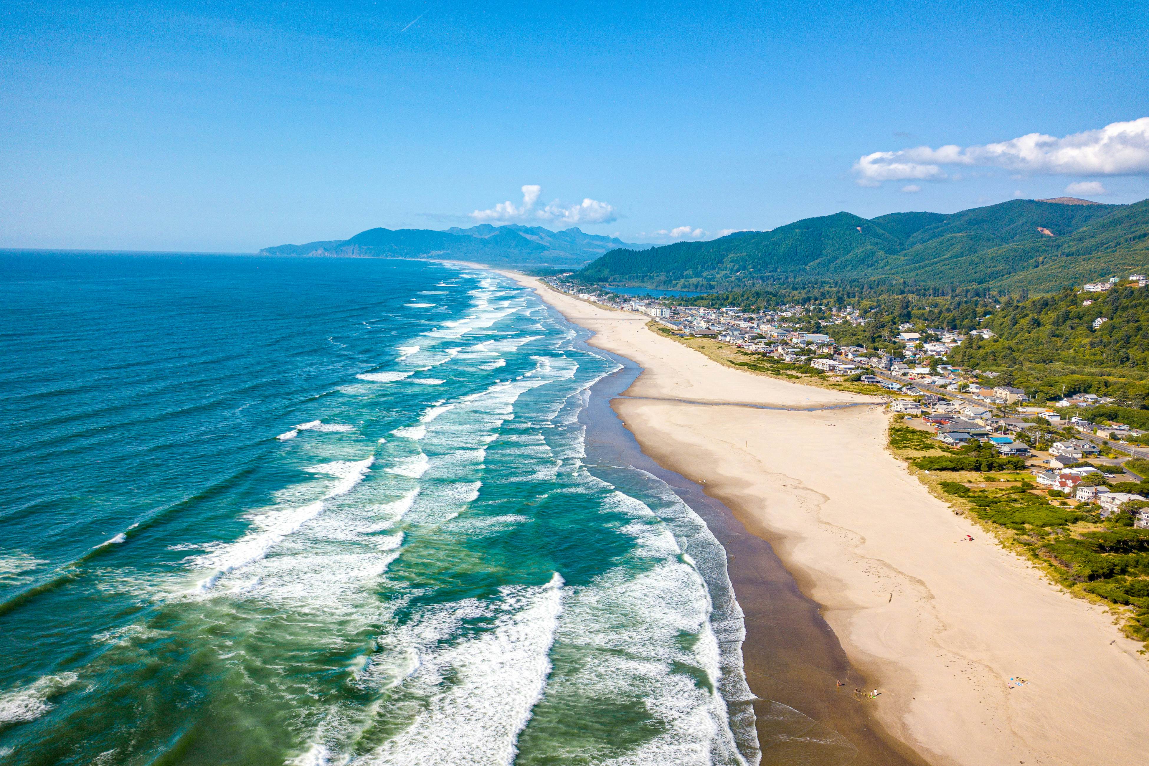 McKinnon's Beach House 4 BD Rockaway Beach, OR Vacation Rental Vacasa