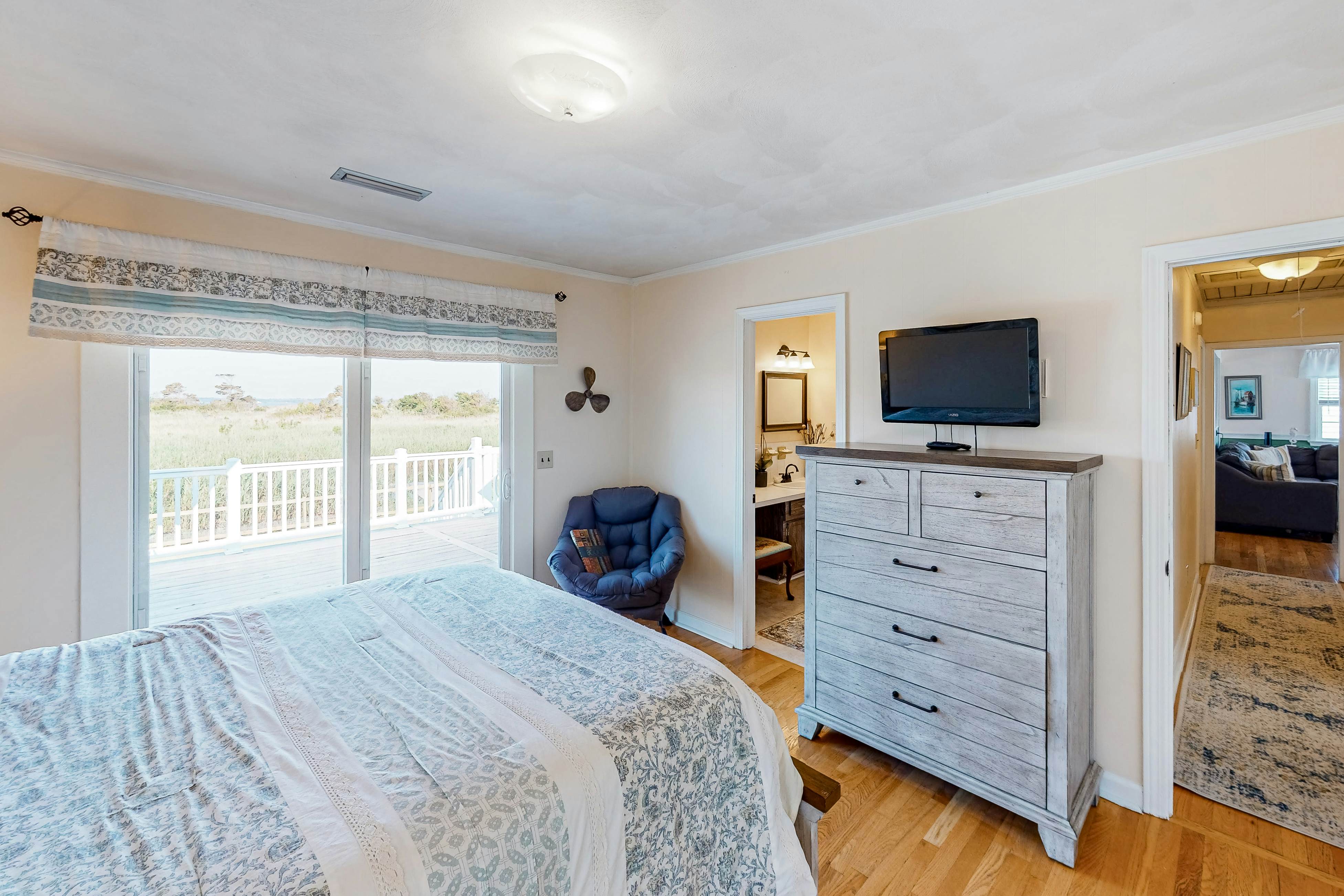 Barefoot Bungalow 3 BD Virginia Beach, VA Vacation Rental Vacasa