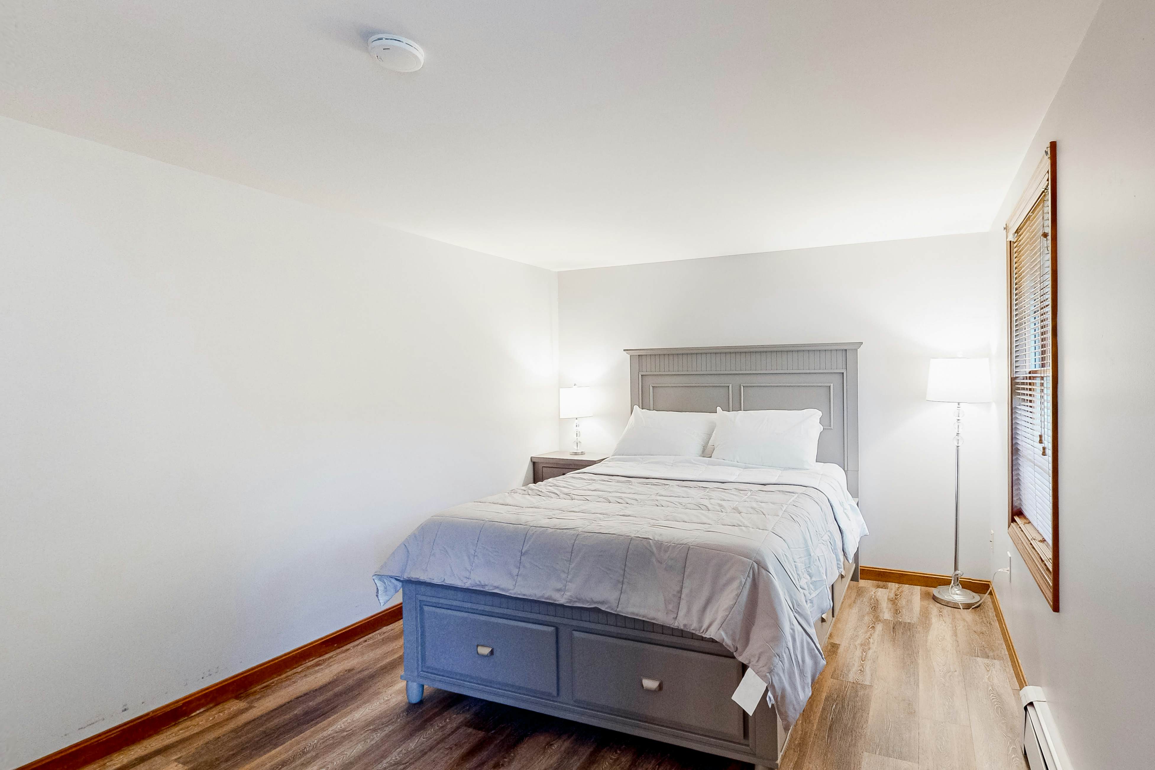 Harpswell Beach House 3 BD Harpswell, ME Vacation Rental Vacasa