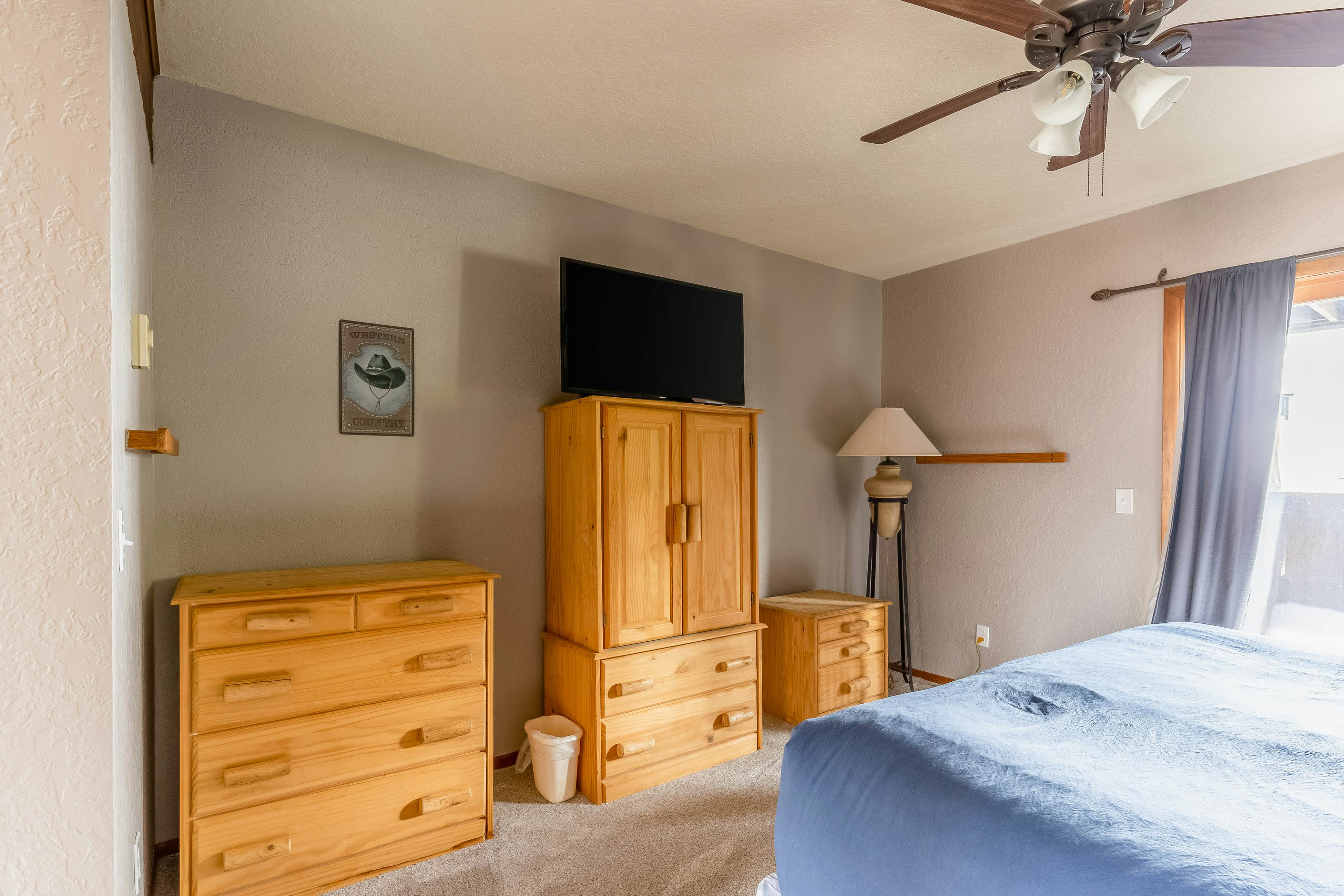 Big Mountain Getaway with Trail/Slope Access