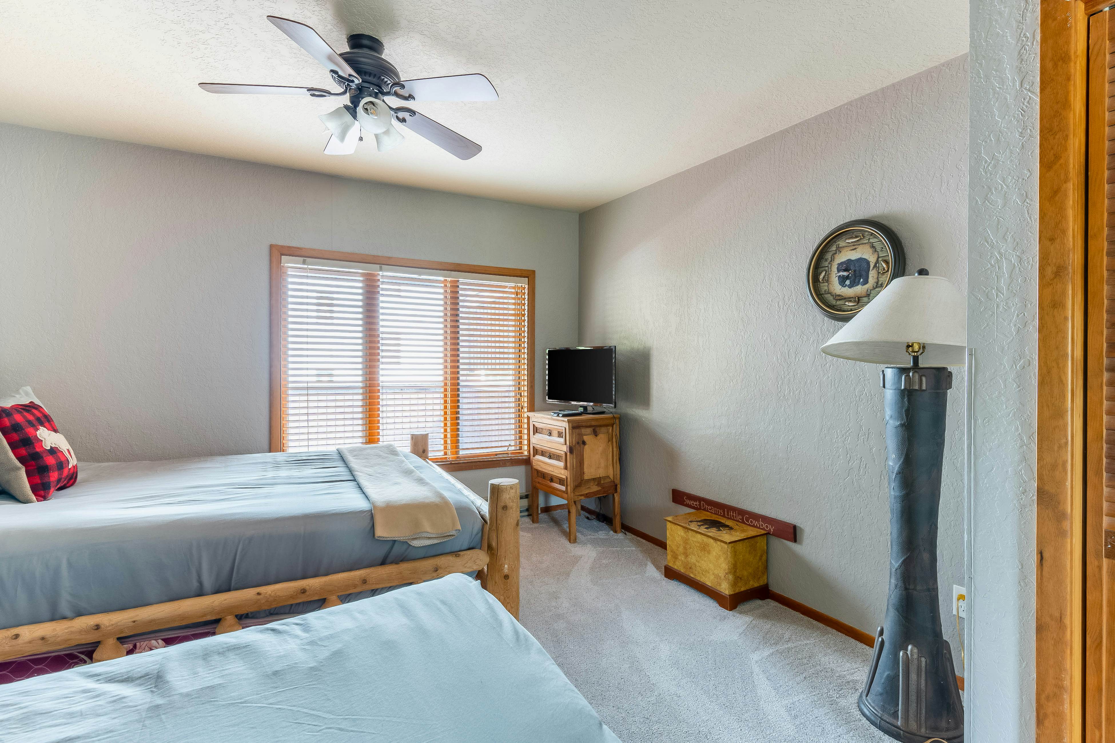 Big Mountain Getaway with Trail/Slope Access