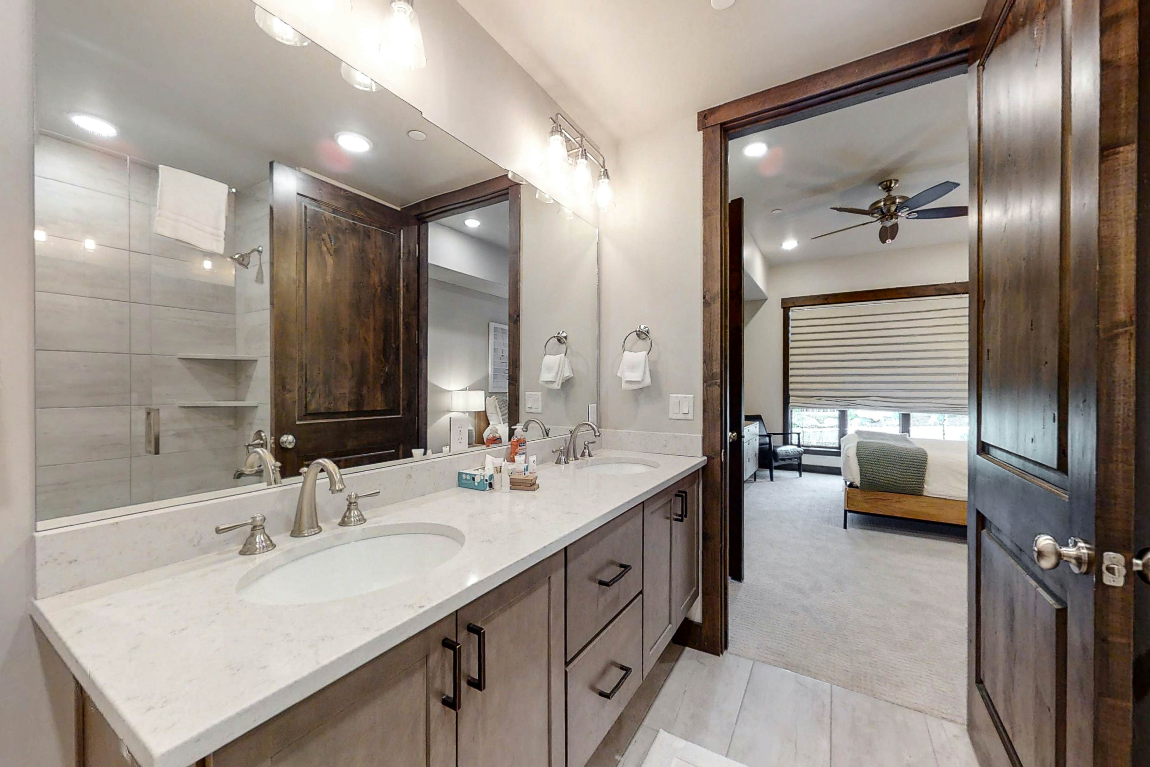 Blackstone Paradise 1B