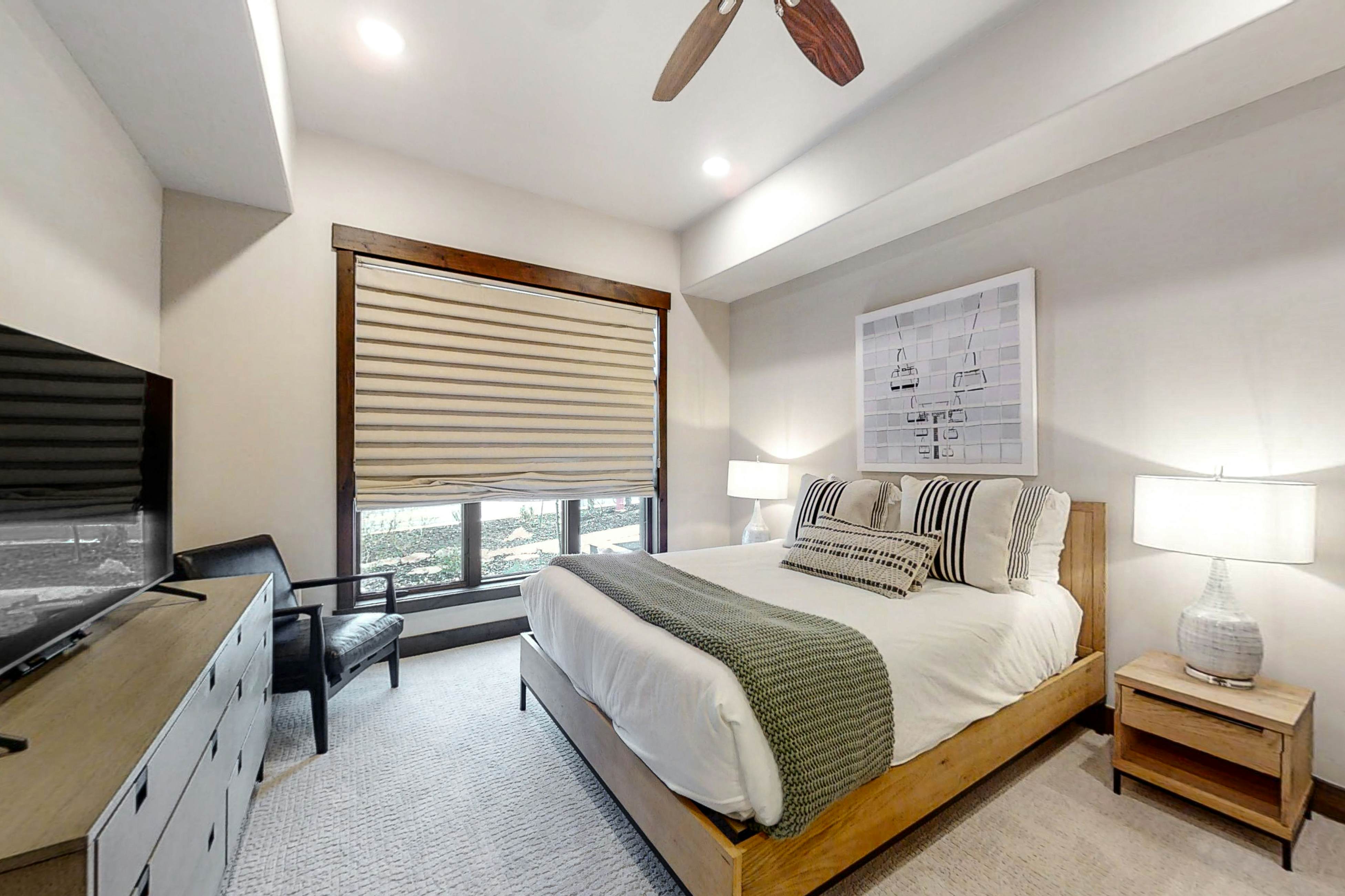 Blackstone Paradise 1B