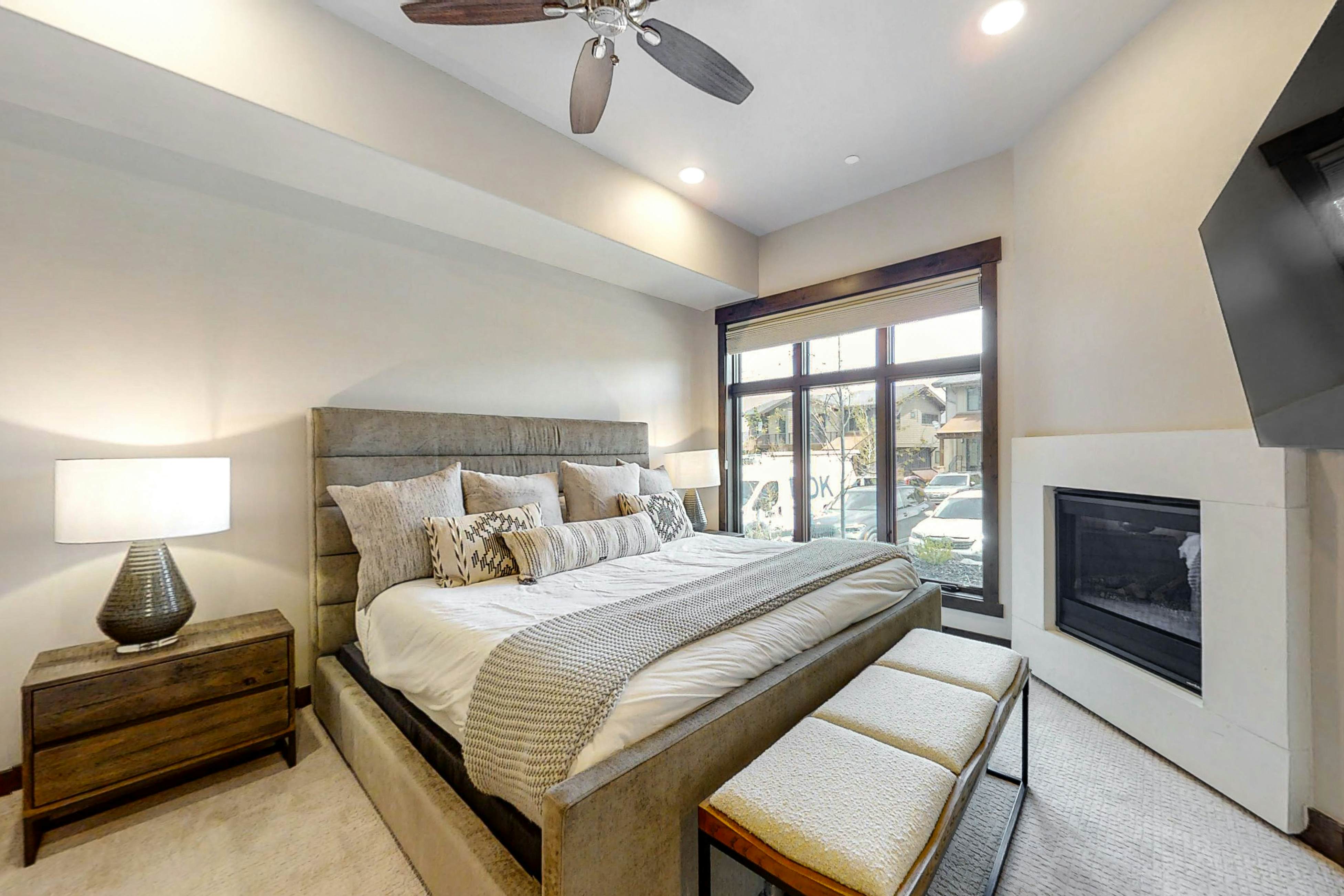 Blackstone Paradise 1B