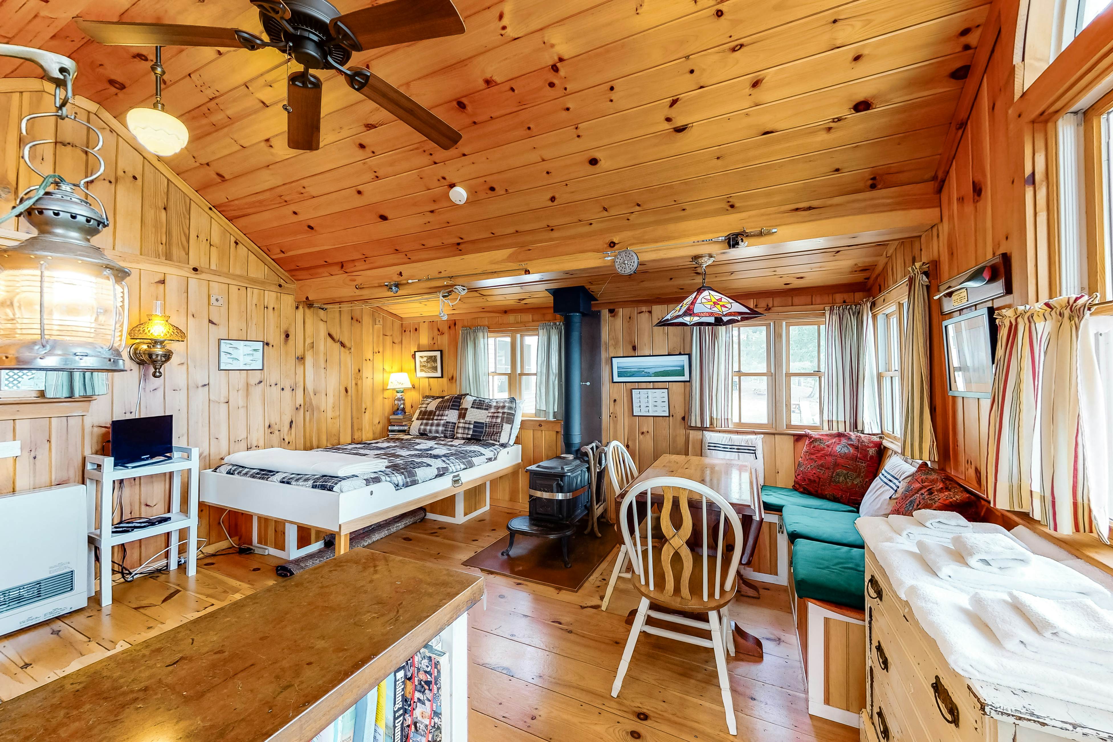 Wellhouse Cottage 0 BD Standish, ME Vacation Rental Vacasa