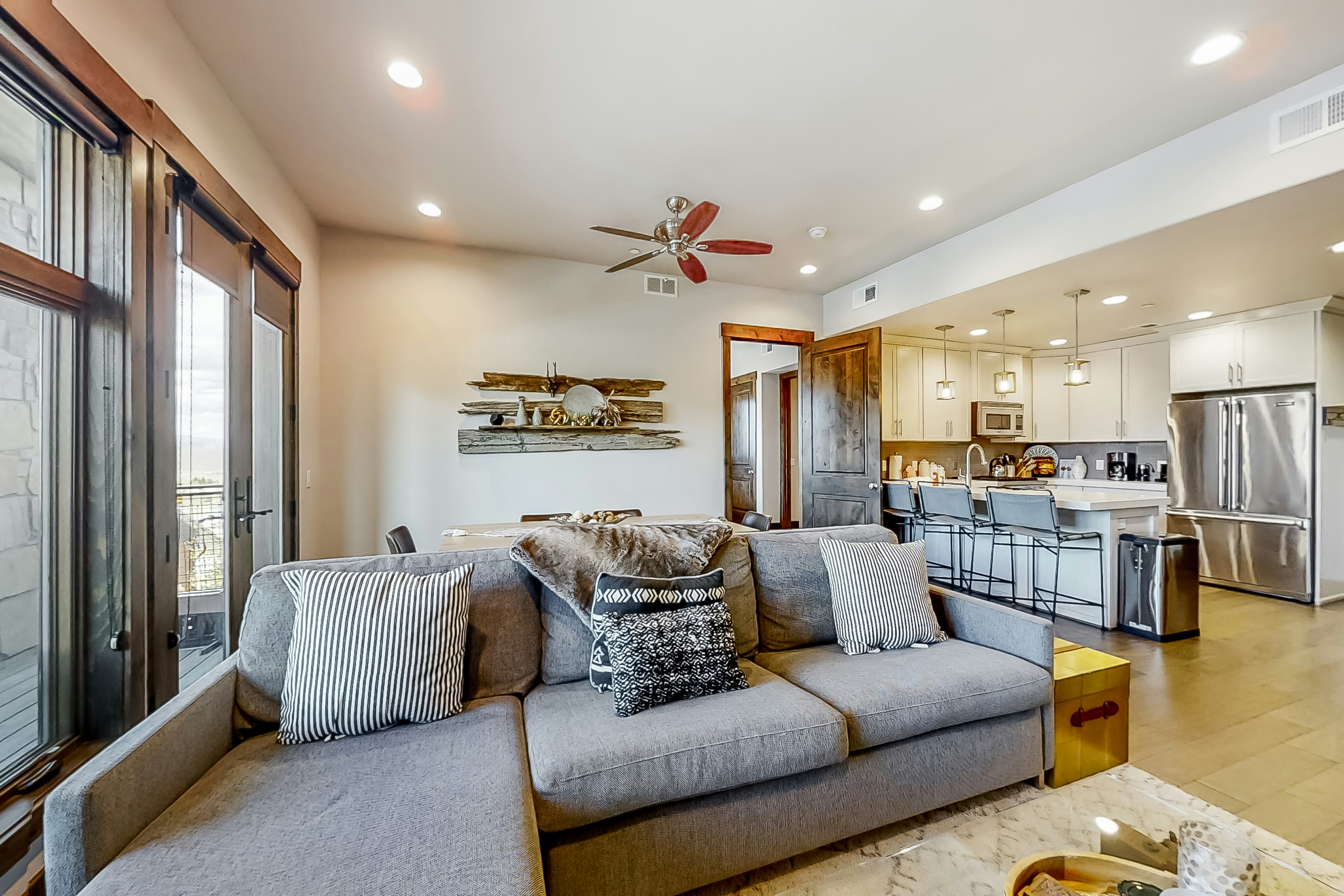 Blackstone Residence 1-B at Canyons Cabriolet Lift