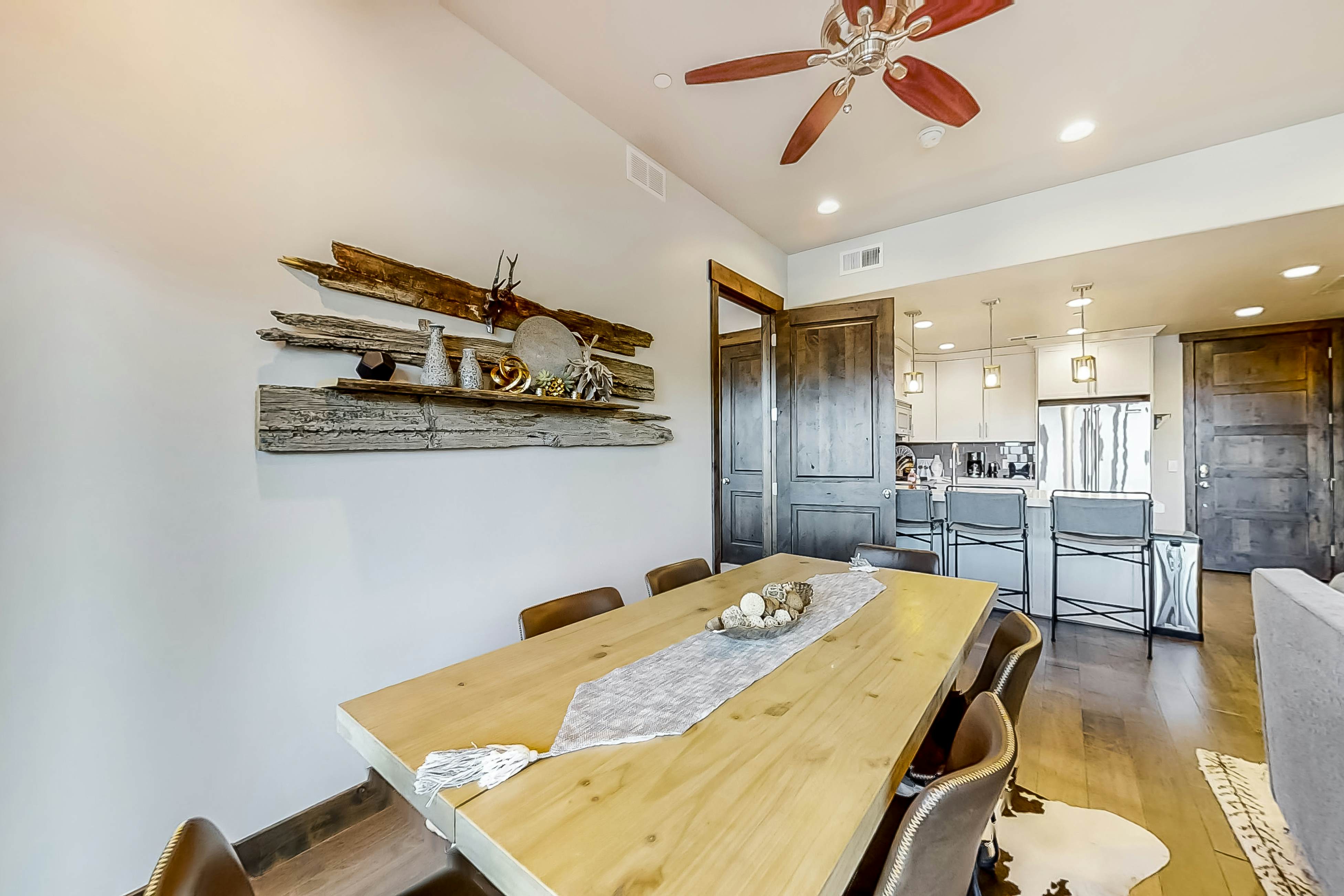 Blackstone Residence 1-B at Canyons Cabriolet Lift