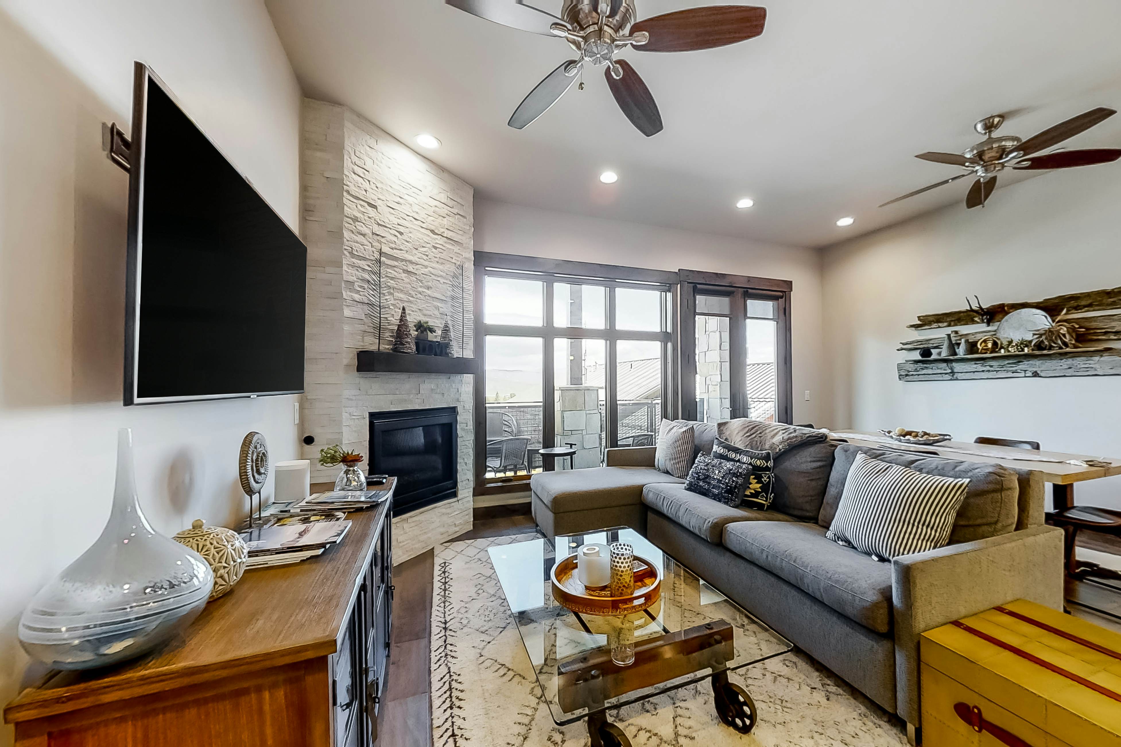 Blackstone Residence 1-B at Canyons Cabriolet Lift