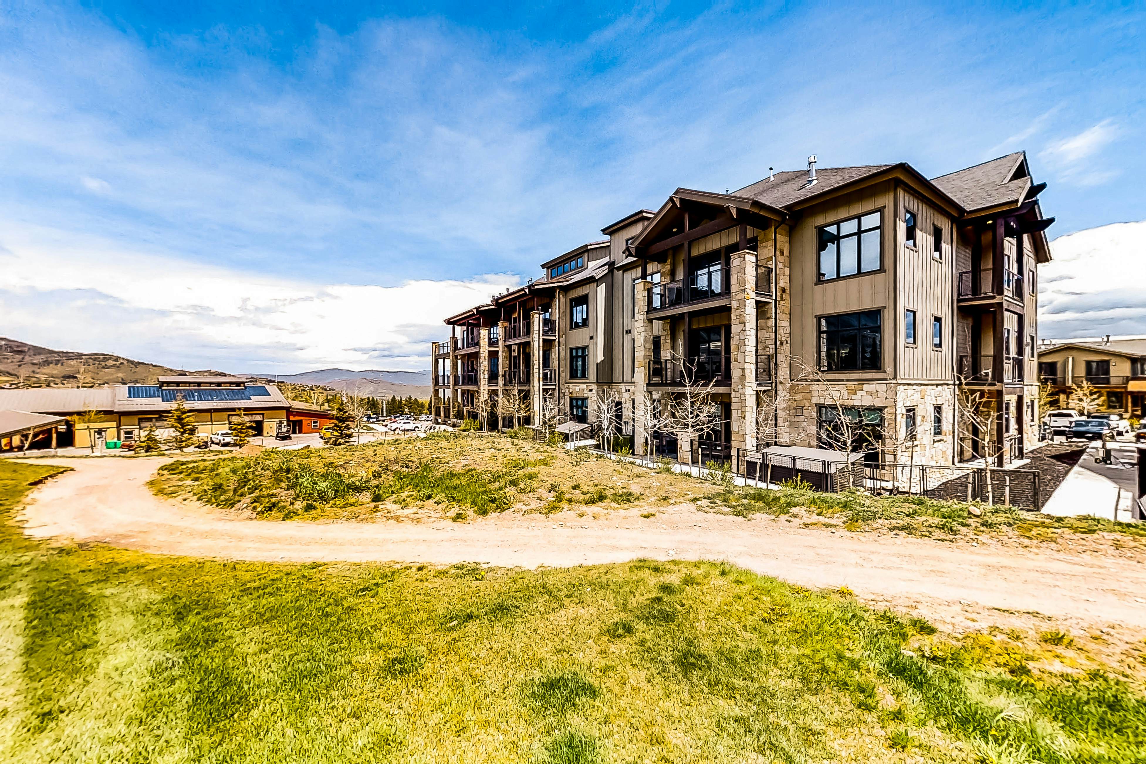 Blackstone Residence 1-B at Canyons Cabriolet Lift