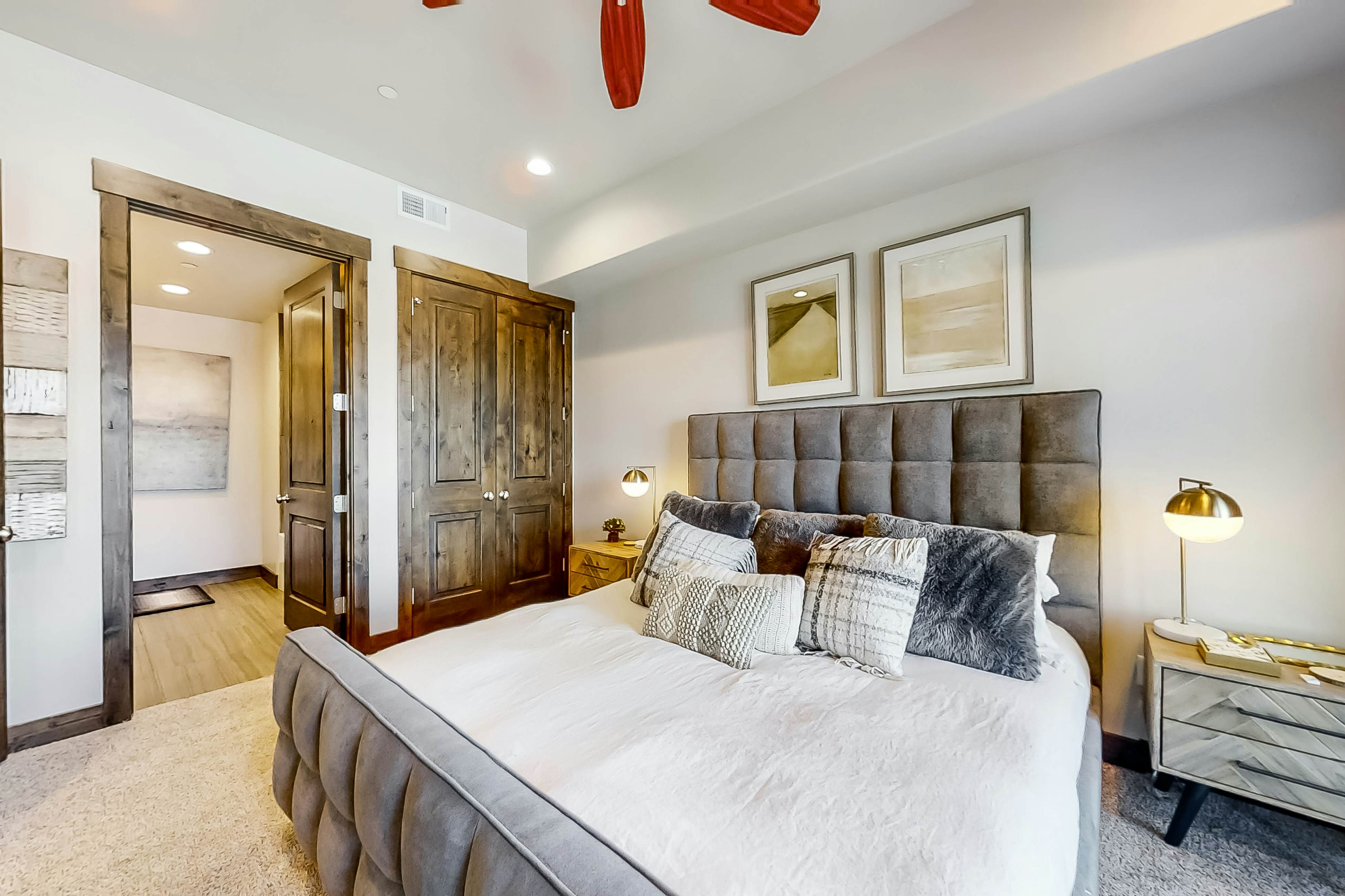 Blackstone Residence 1-B at Canyons Cabriolet Lift