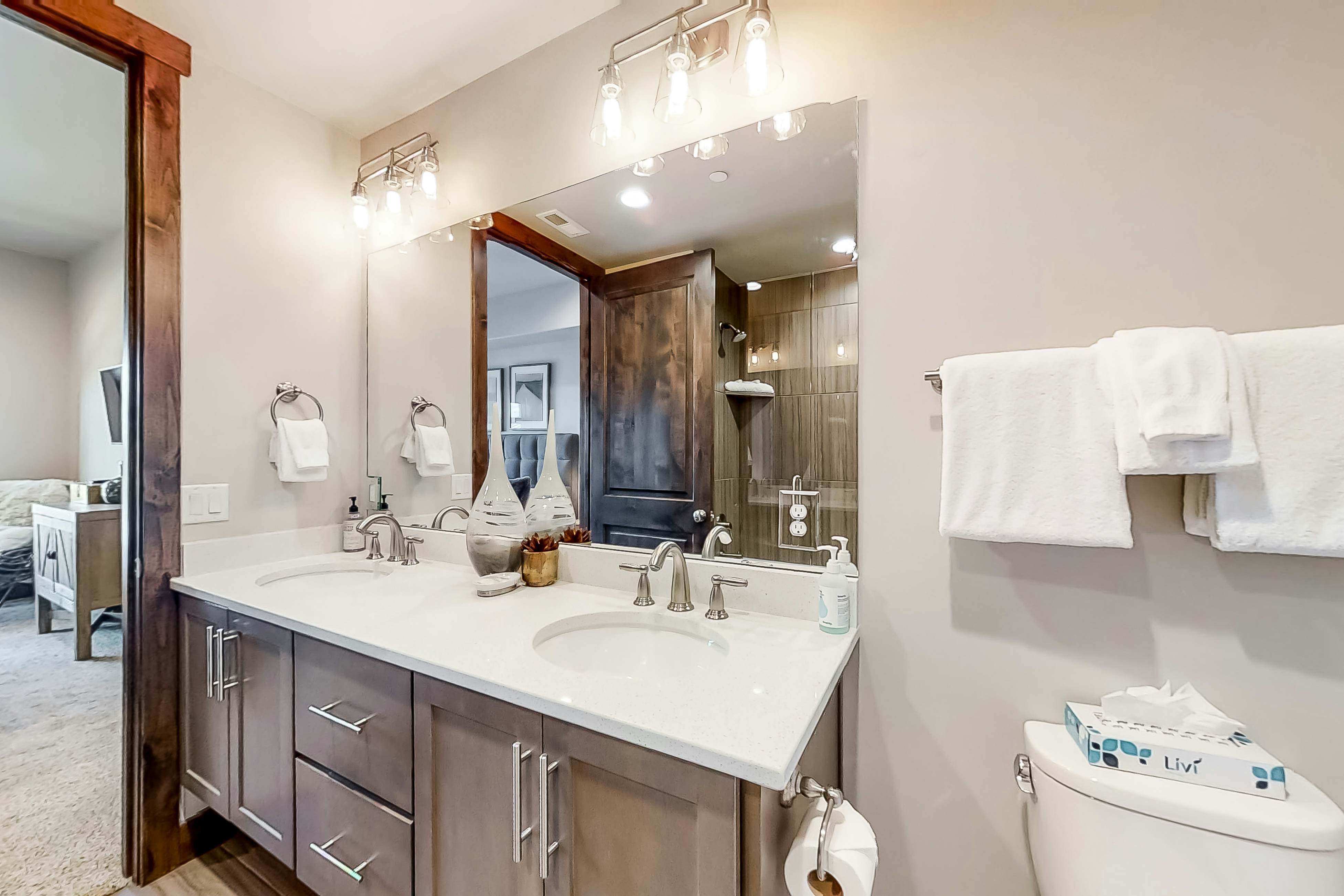 Blackstone Residence 1-B at Canyons Cabriolet Lift