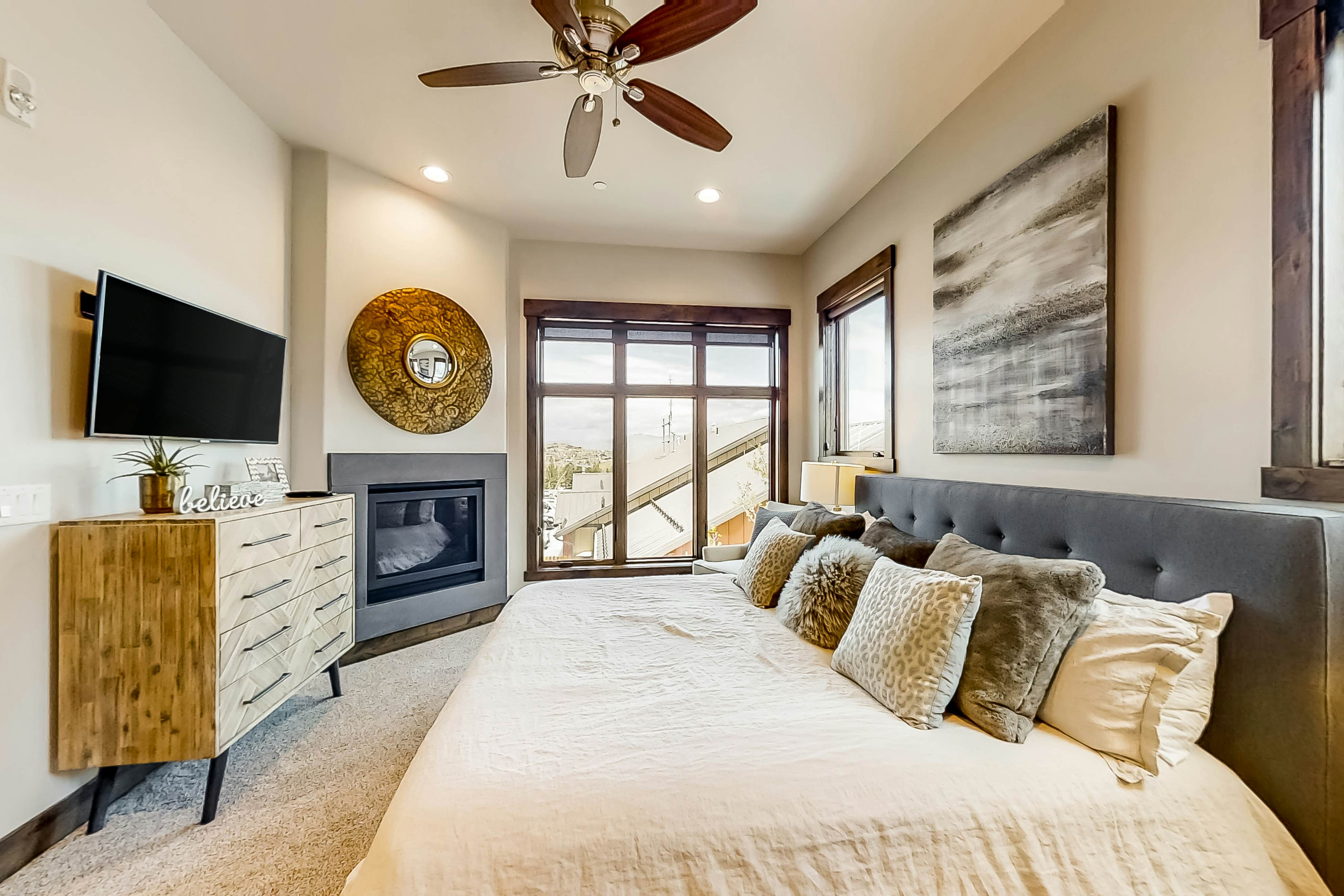 Blackstone Residence 1-B at Canyons Cabriolet Lift