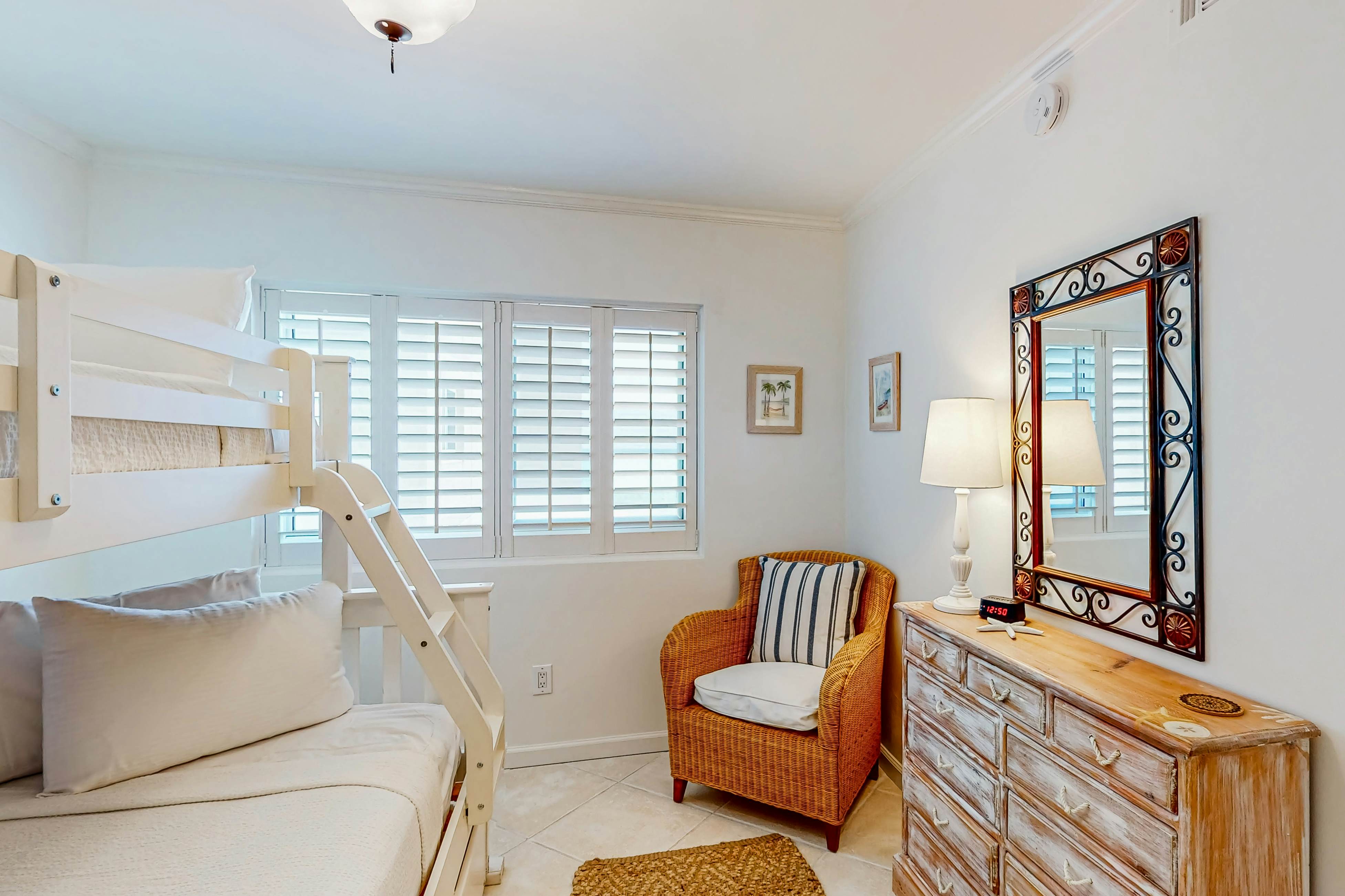 Pinnacle Port C2-404