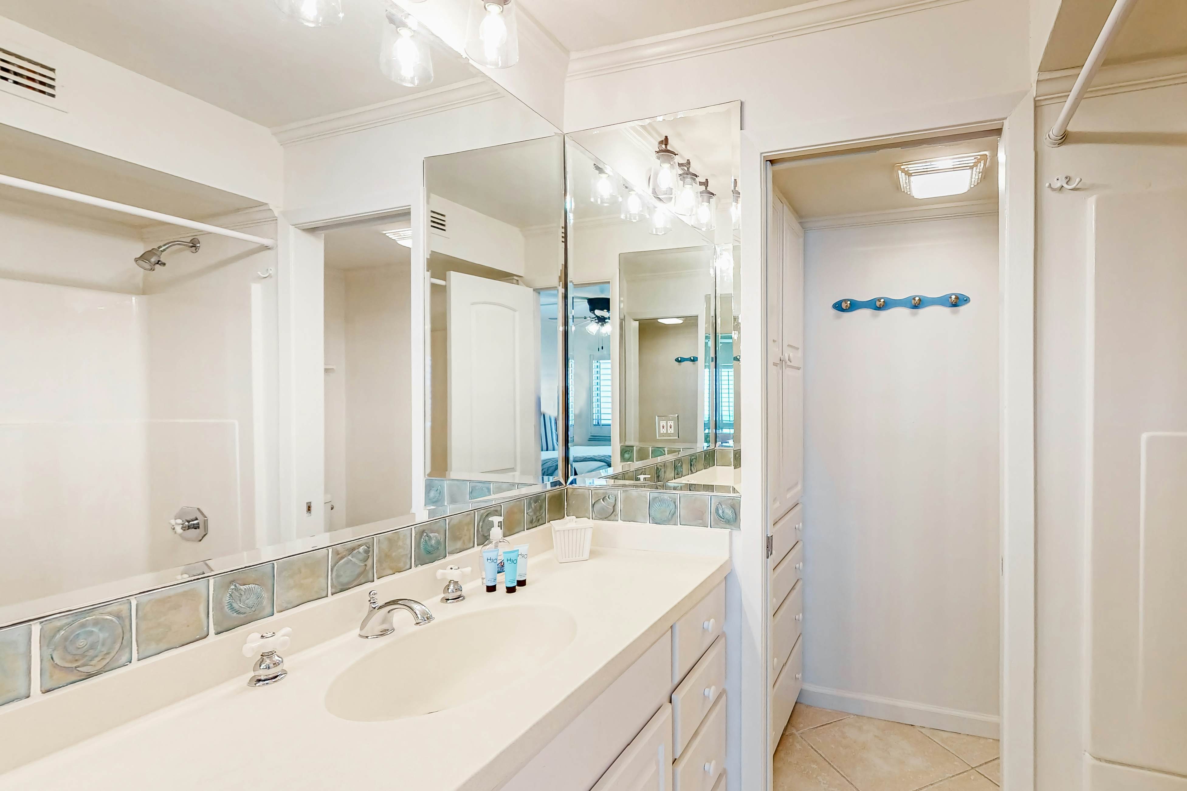 Pinnacle Port C2-404