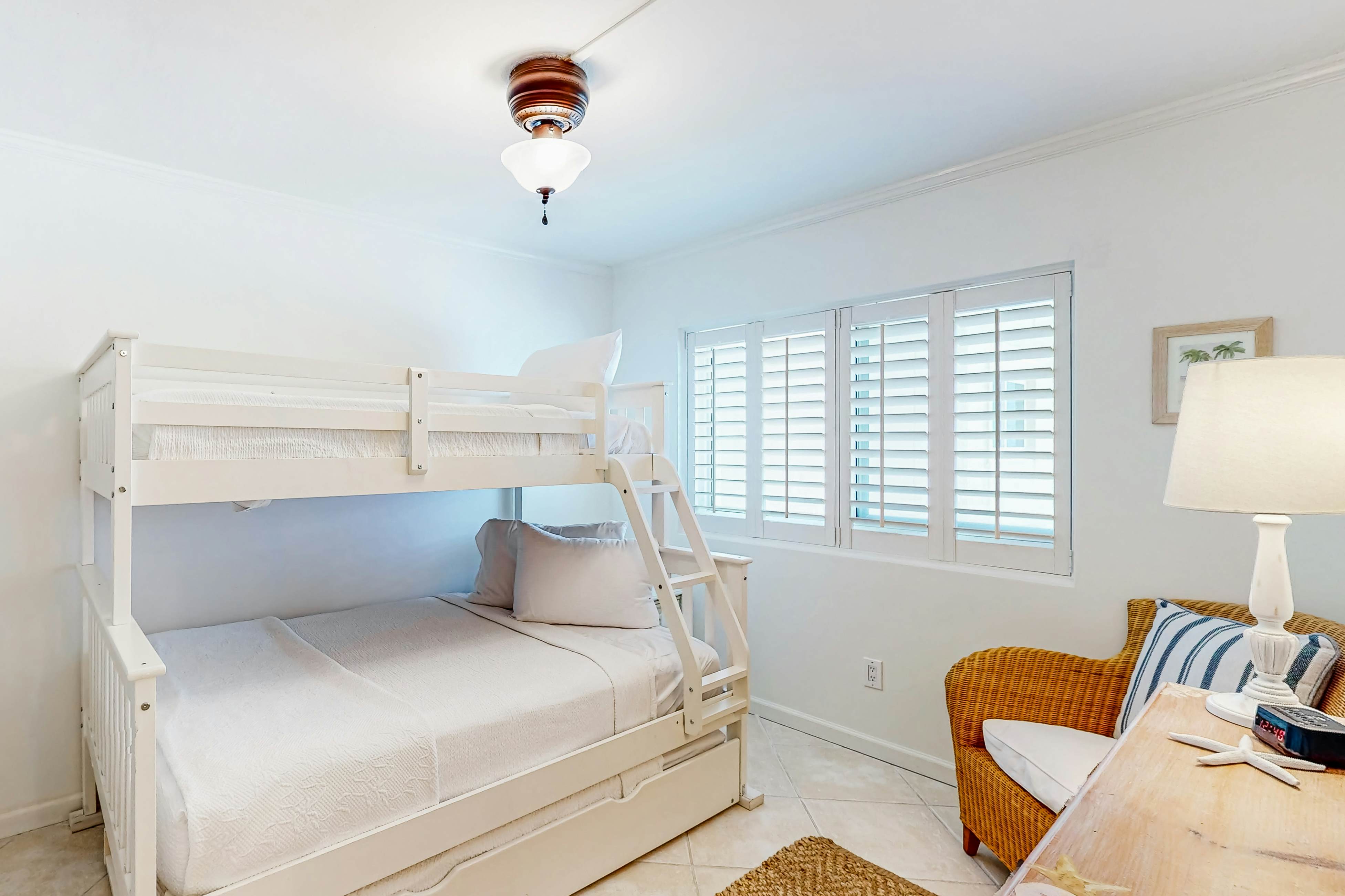 Pinnacle Port C2-404