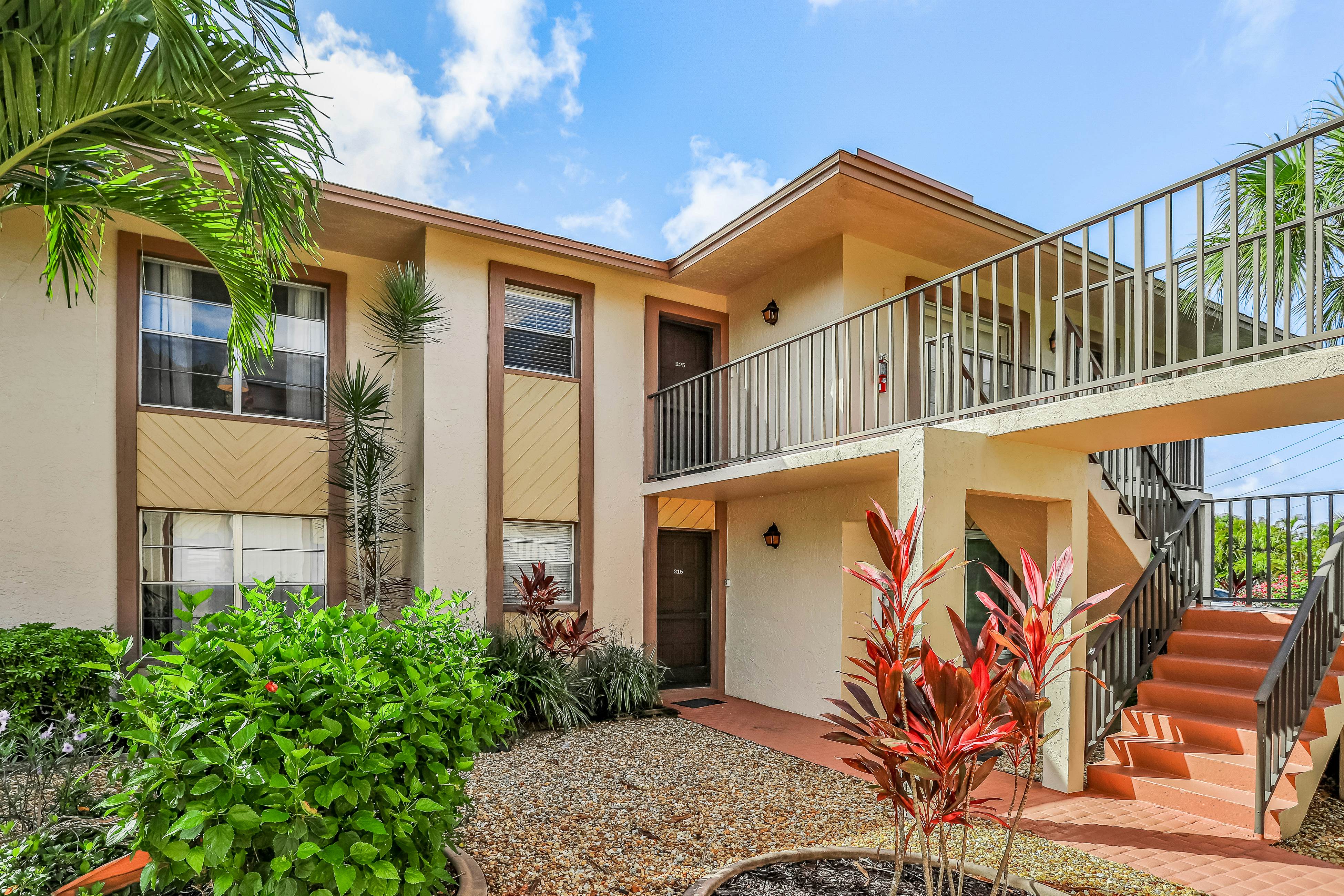 Davis Woods 225 2 BD Fort Myers, FL Vacation Rental Vacasa