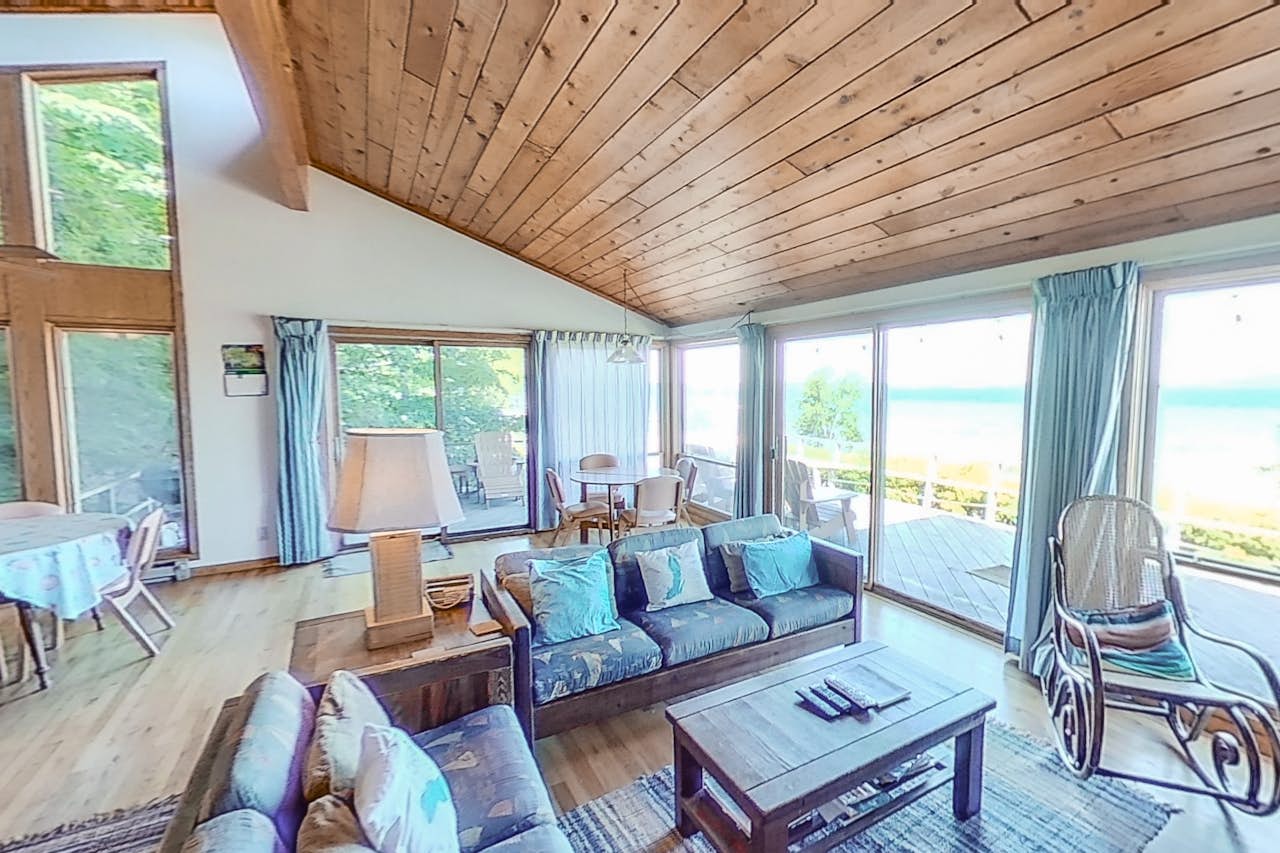 The Schrubery 4 BD Frankfort, MI Vacation Rental Vacasa