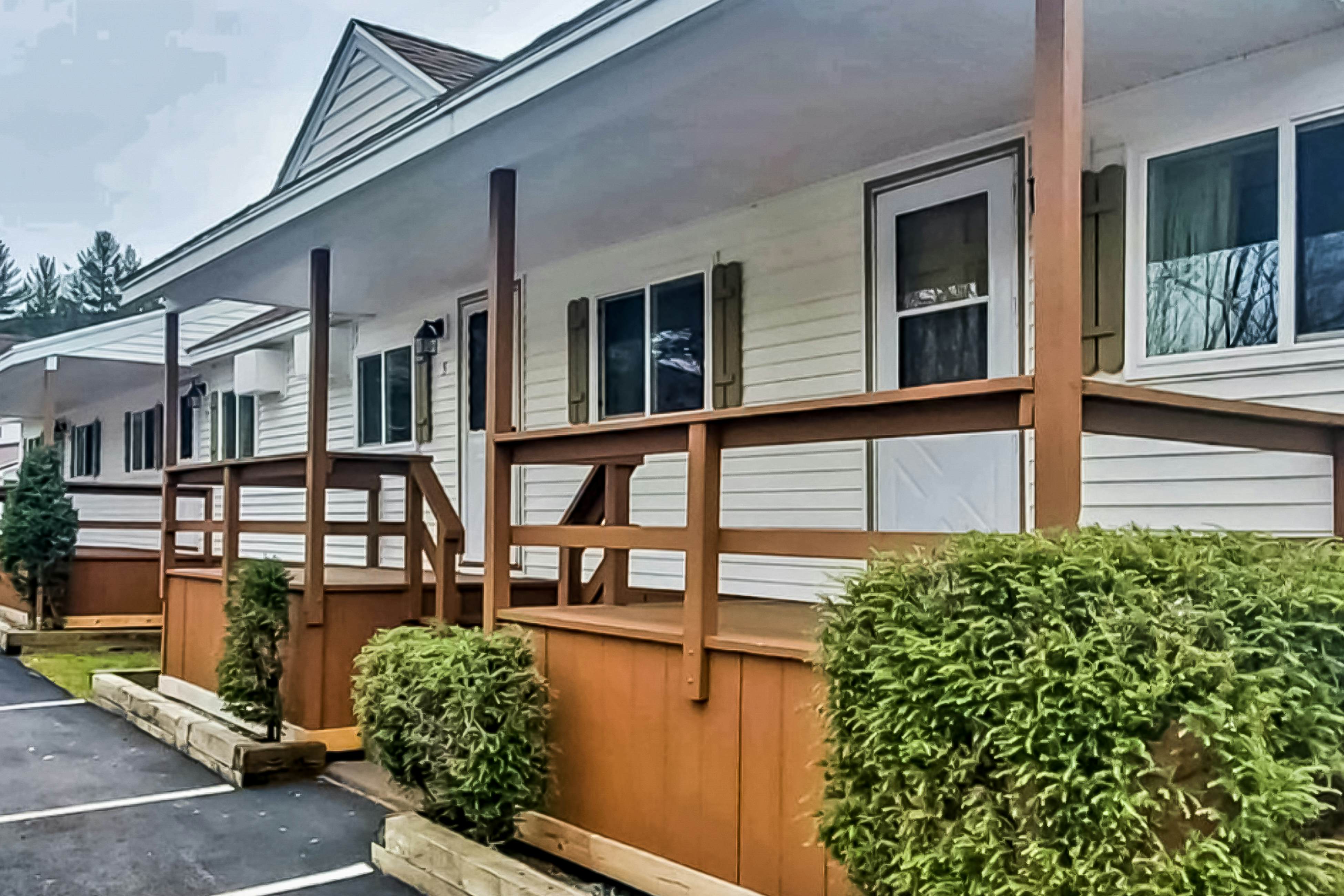 Riverbank Motel Connecting Rooms 3 and 5 2 BD Lincoln, NH Vacation