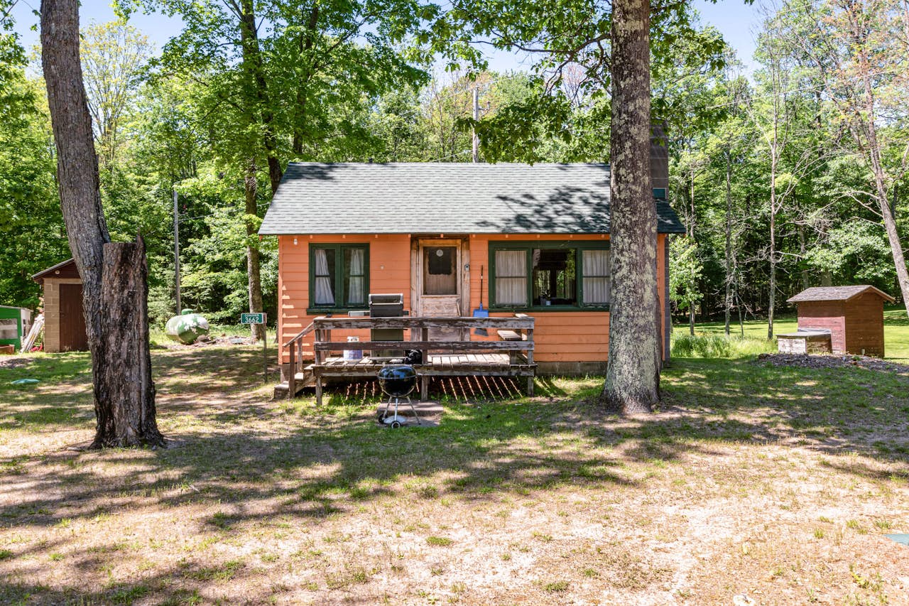 Scott's Twin Lakes Resort Cabin 6 2 BD Conover, WI Vacation Rental