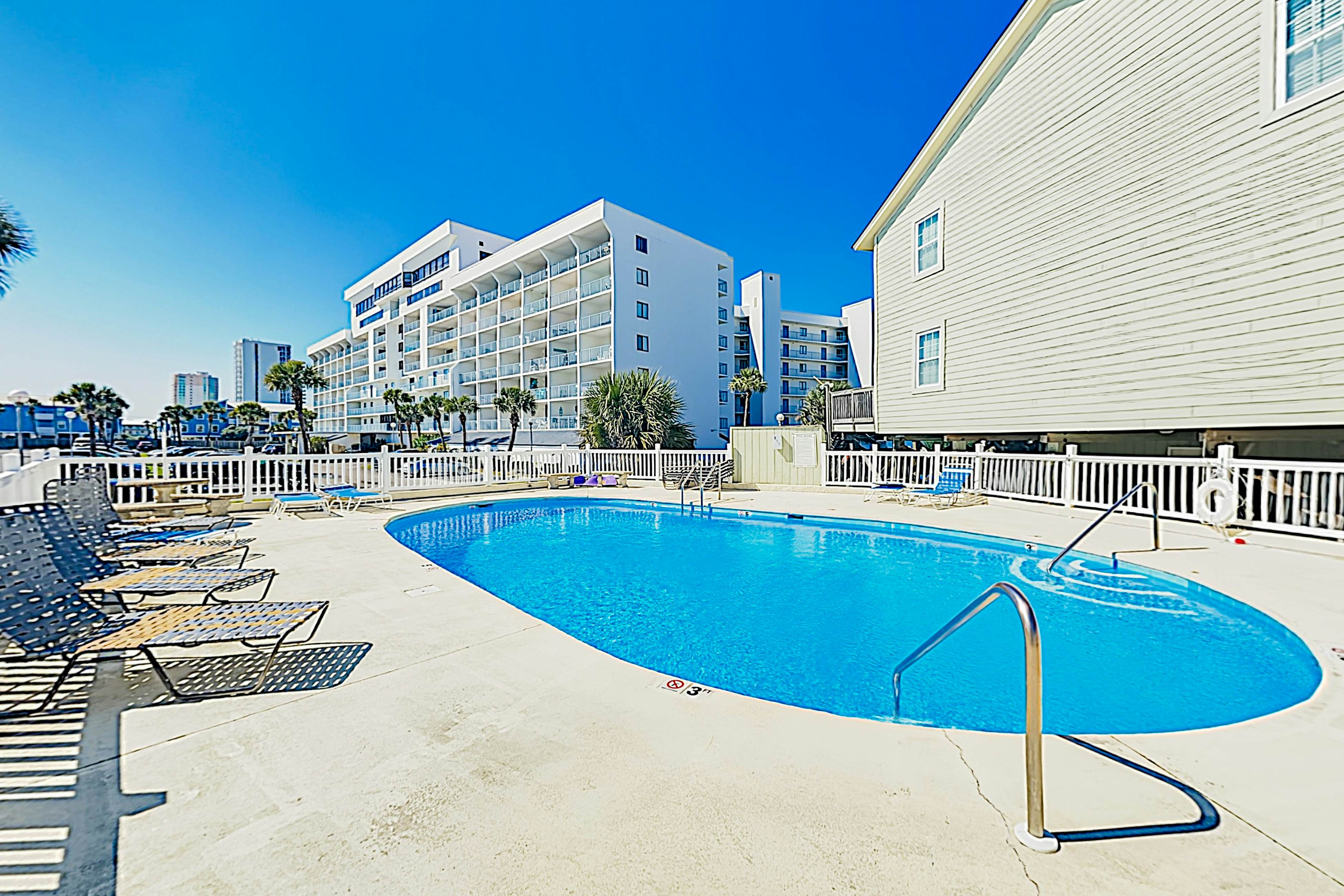 Crow's Nest B9 Alabama Dream 2 BD Gulf Shores, AL Vacation Rental