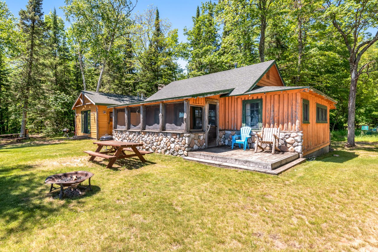 Scott's Twin Lakes Resort - Cabin 4 | 3 BD Conover, WI Vacation Rental ...