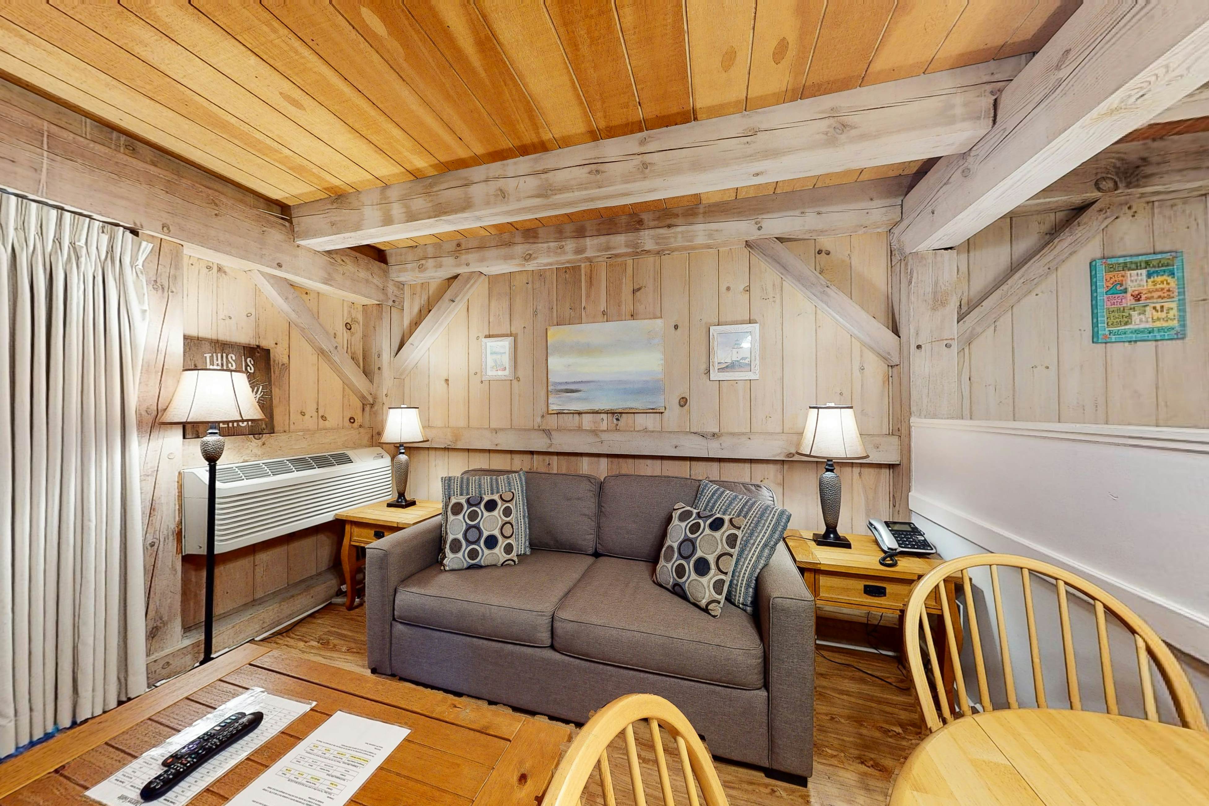 Island Inn 29G 1 BD Oak Bluffs, MA Vacation Rental Vacasa