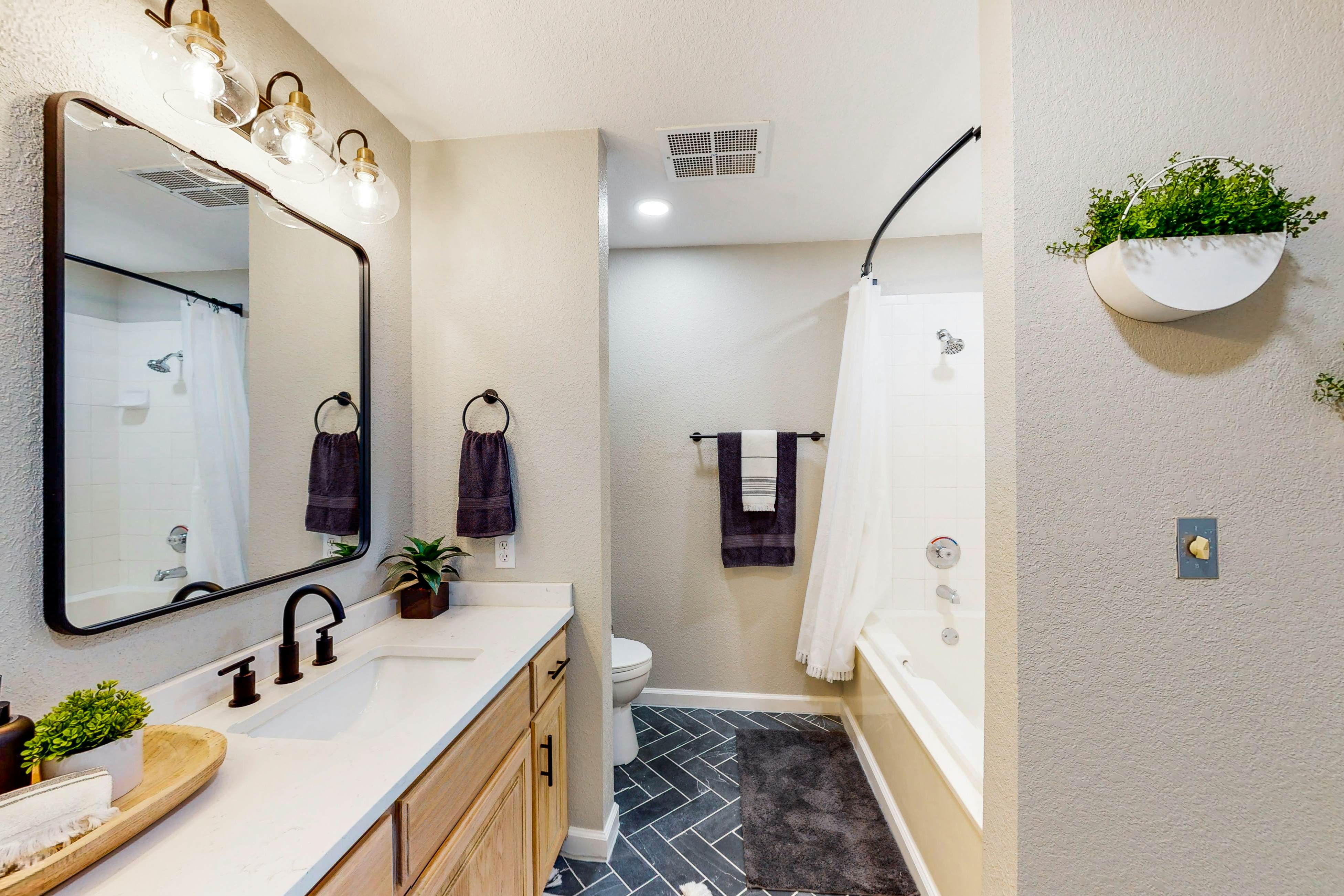 Paradise Pointe Royale