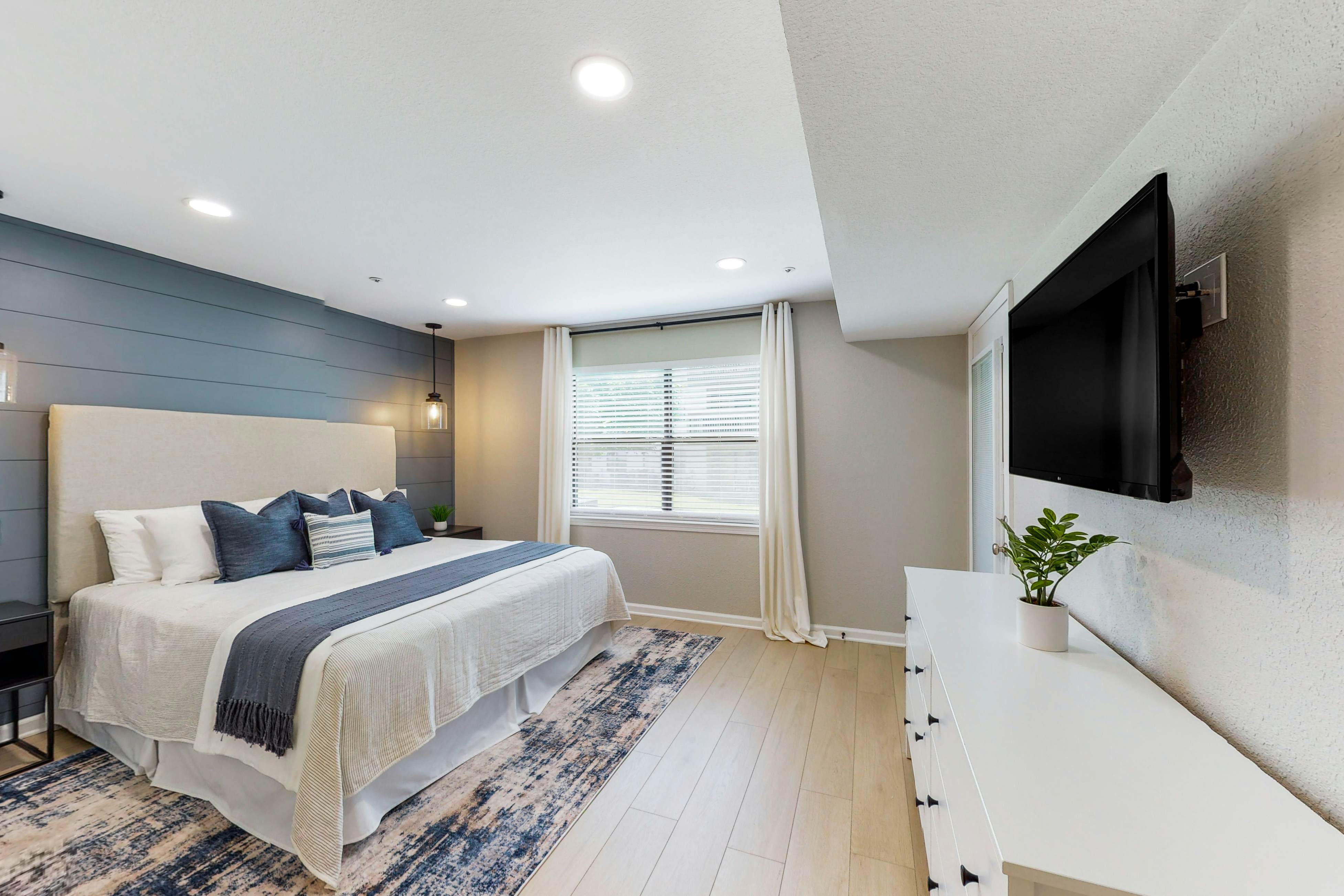 Paradise Pointe Royale