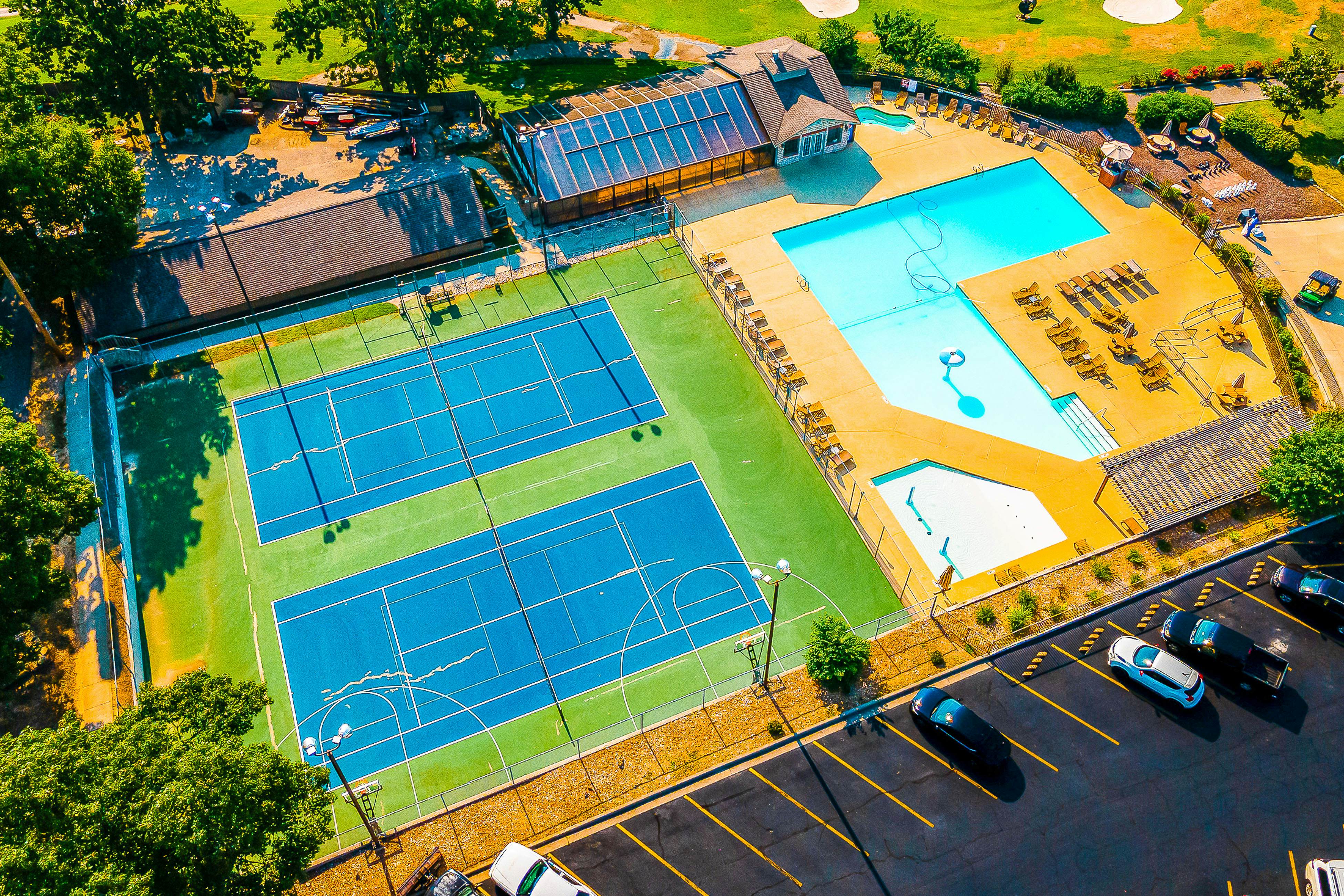 Paradise Pointe Royale