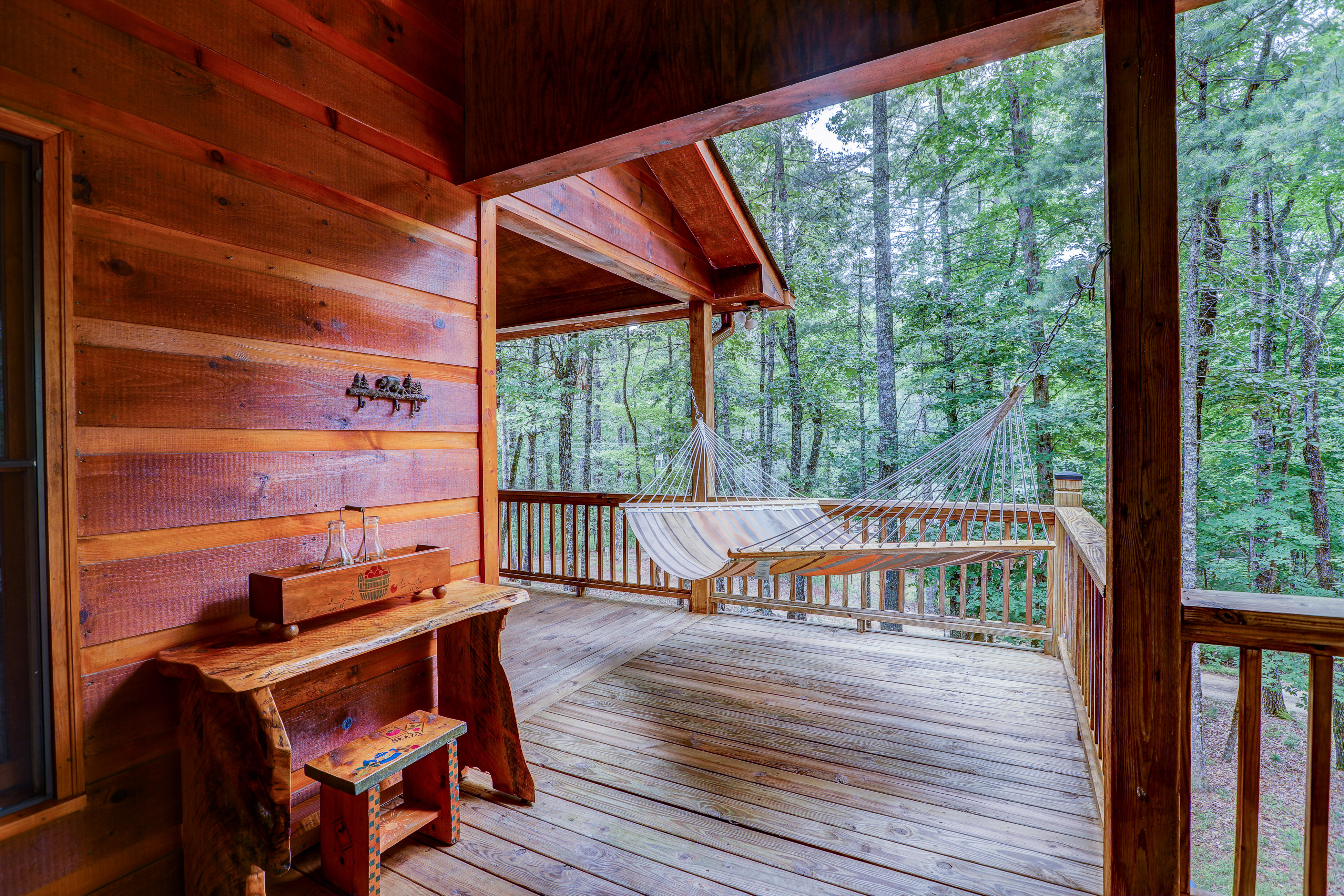 Jack Bear's Cabin | 2 BD Blue Ridge, GA Vacation Rental | Vacasa