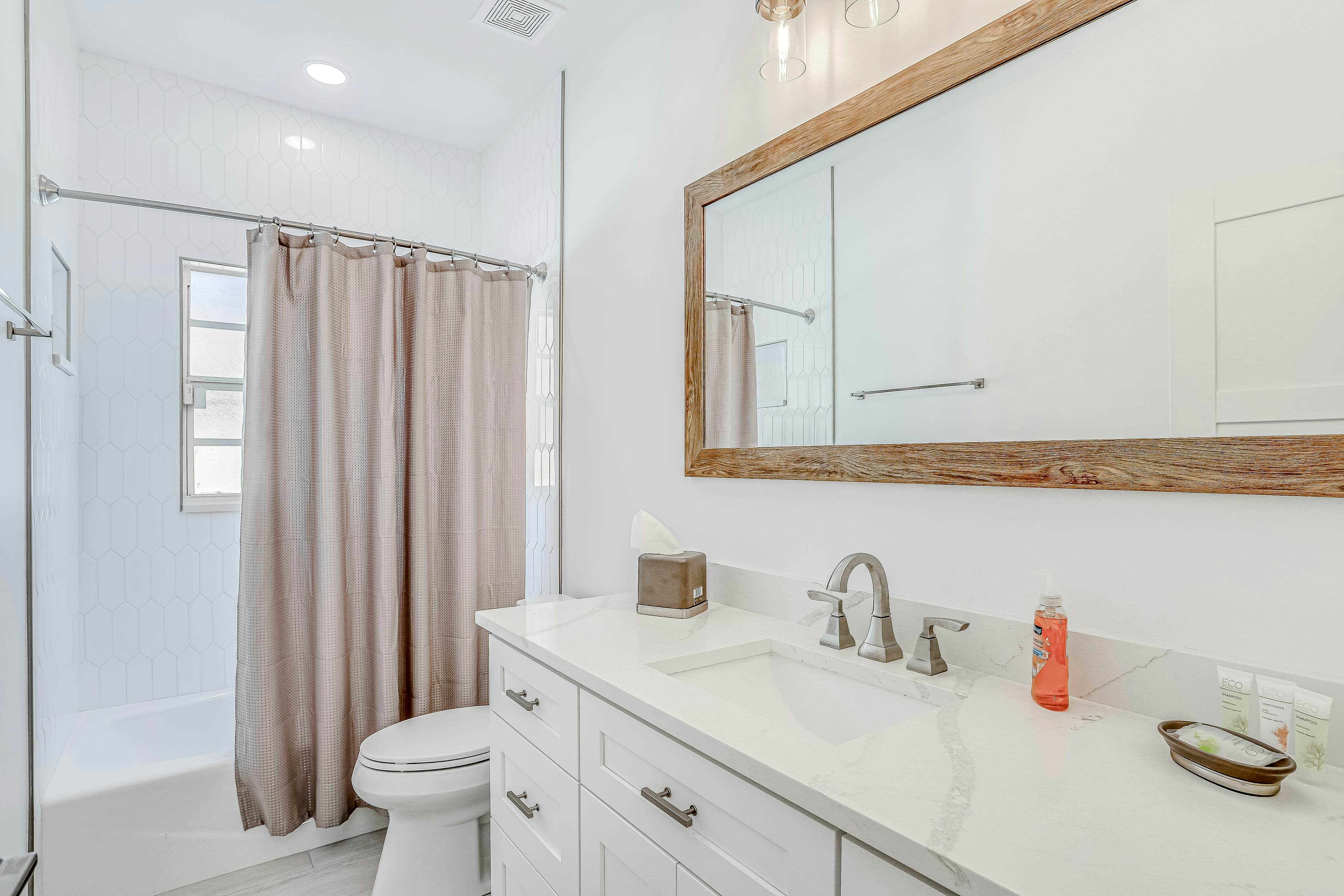 Vanderbilt Aqua Vista