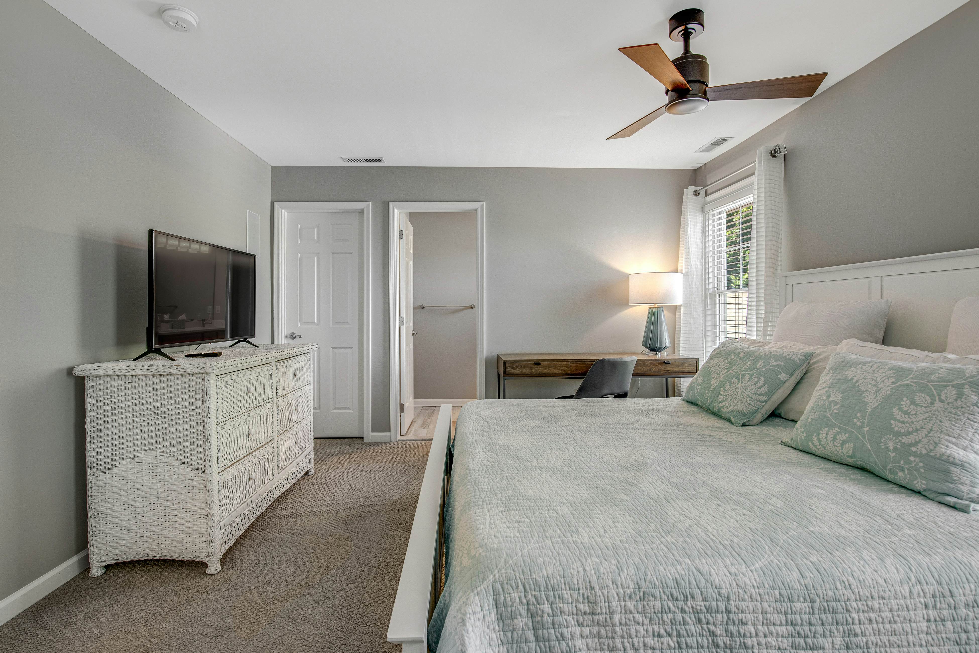 Oyster Bay Villas 37500 Kaitlyn Dr, Unit 23 3 BD Rehoboth Beach, DE Vacation Rental Vacasa