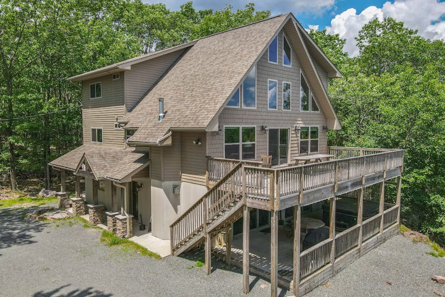 Harmony House 7 BD Lake Harmony, PA Vacation Rental Vacasa