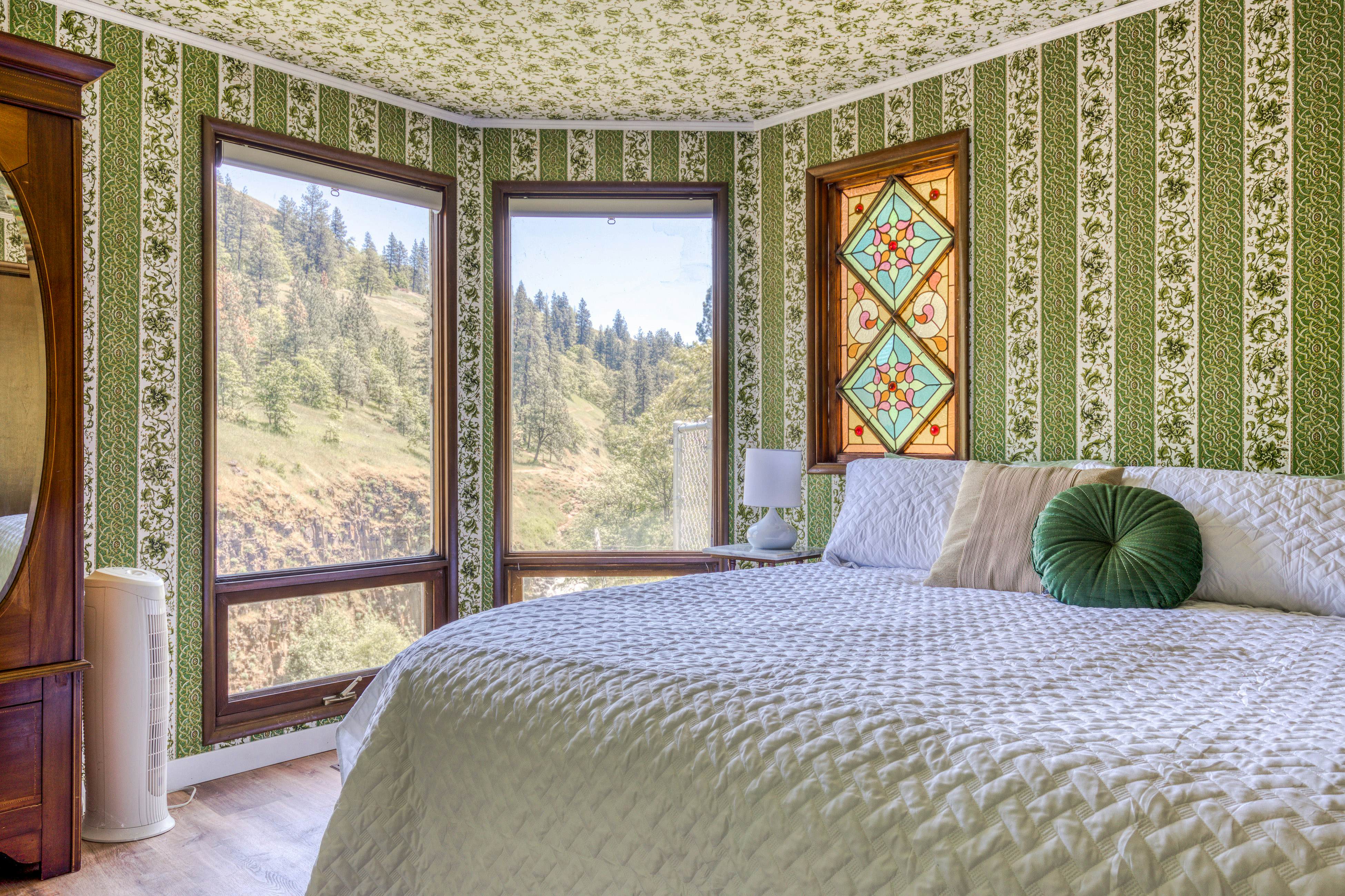 The Wandering Waterfall