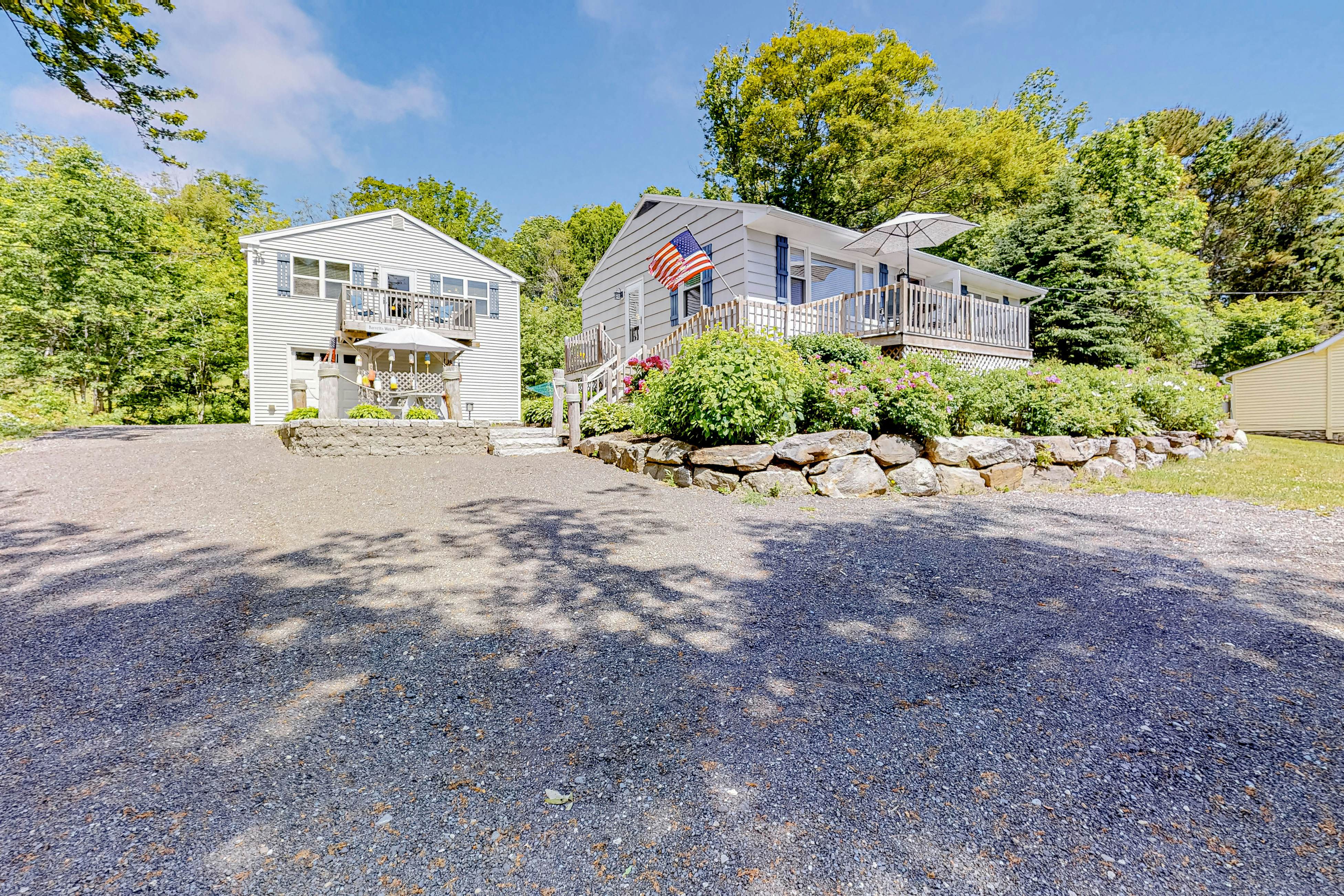 Barretts Watch Main House and Apartment