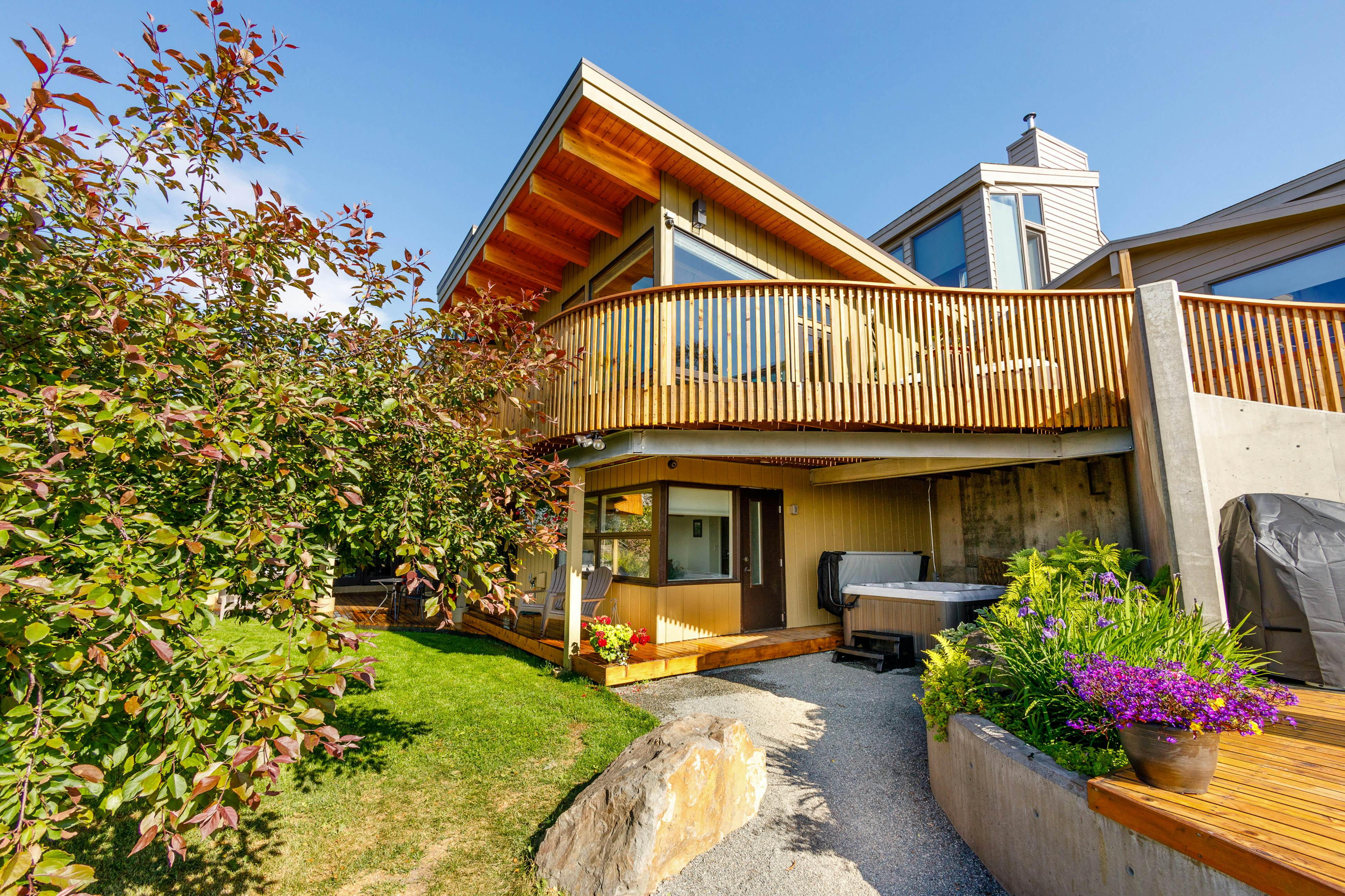 Sleeping Lady Luxury Retreat