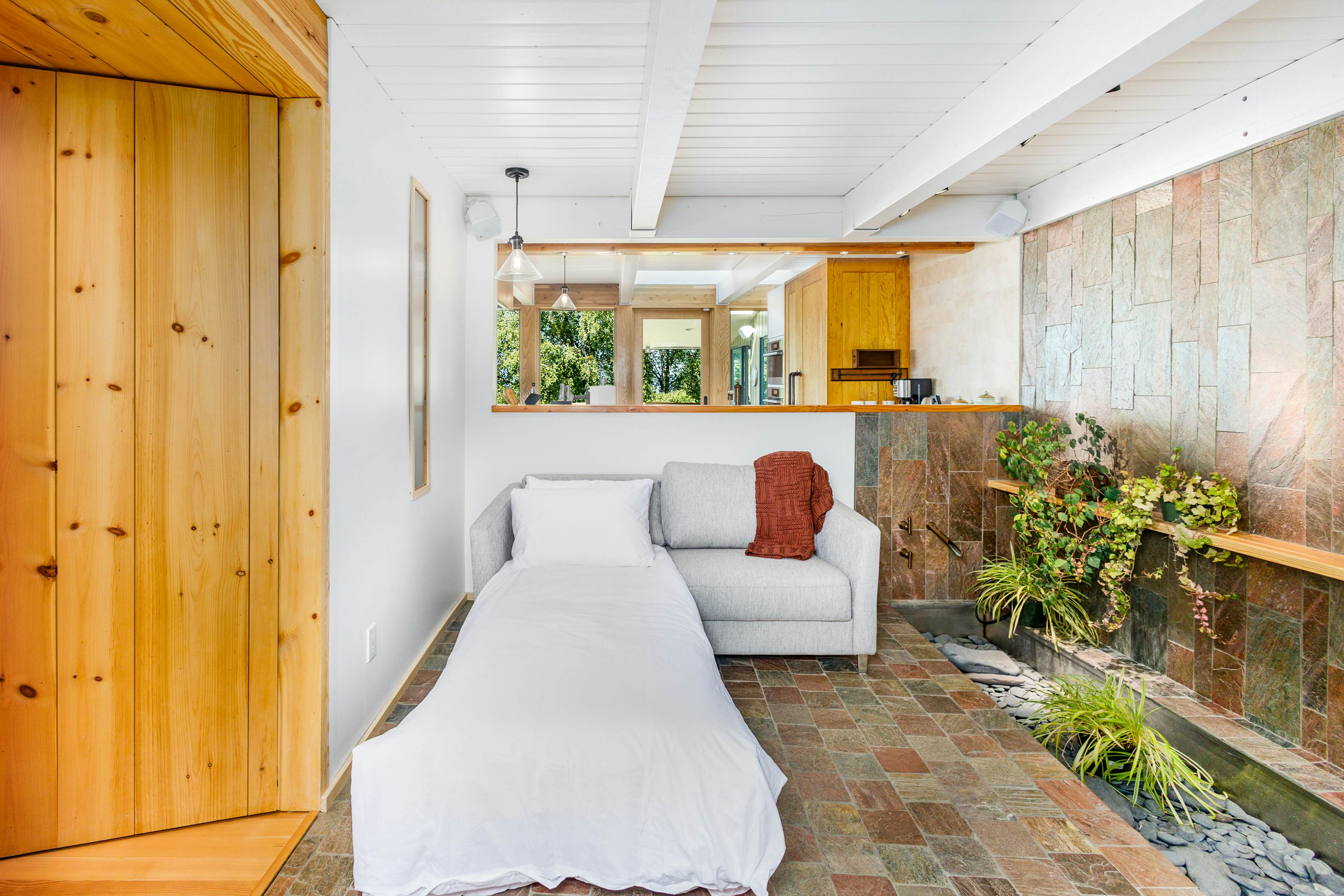 Sleeping Lady Luxury Retreat