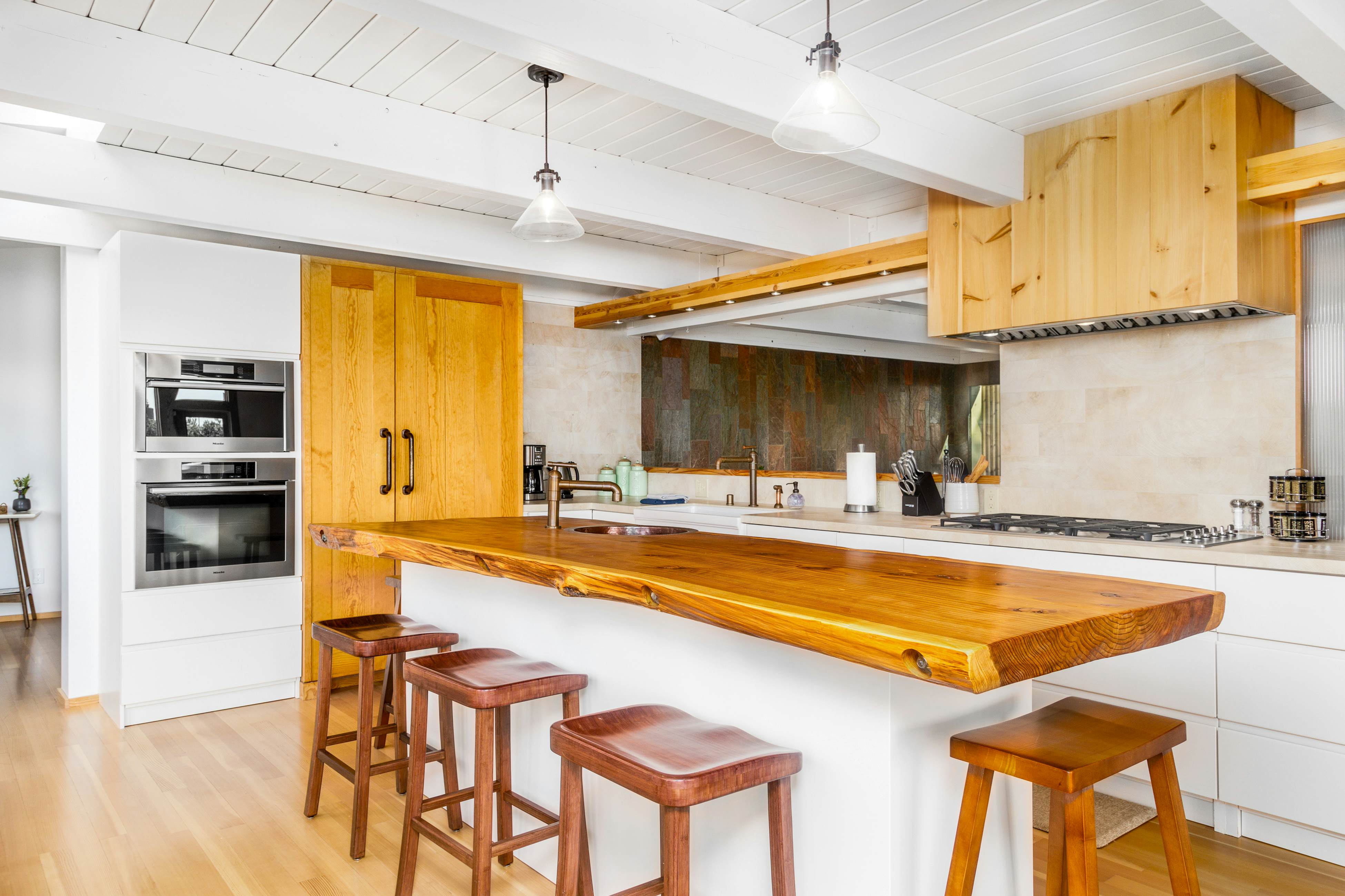 Downtown Contemporary - Full Property