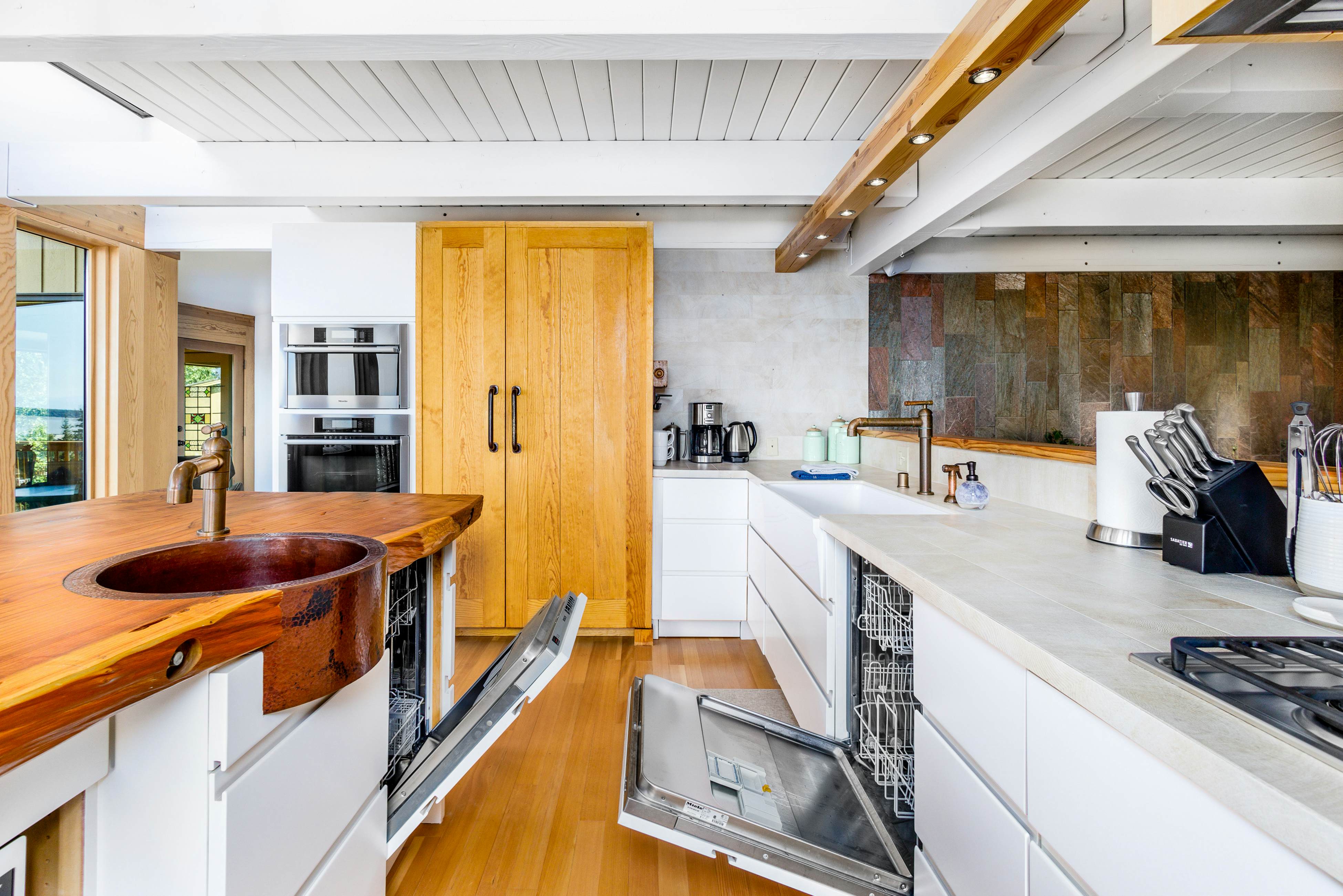 Downtown Contemporary - Full Property