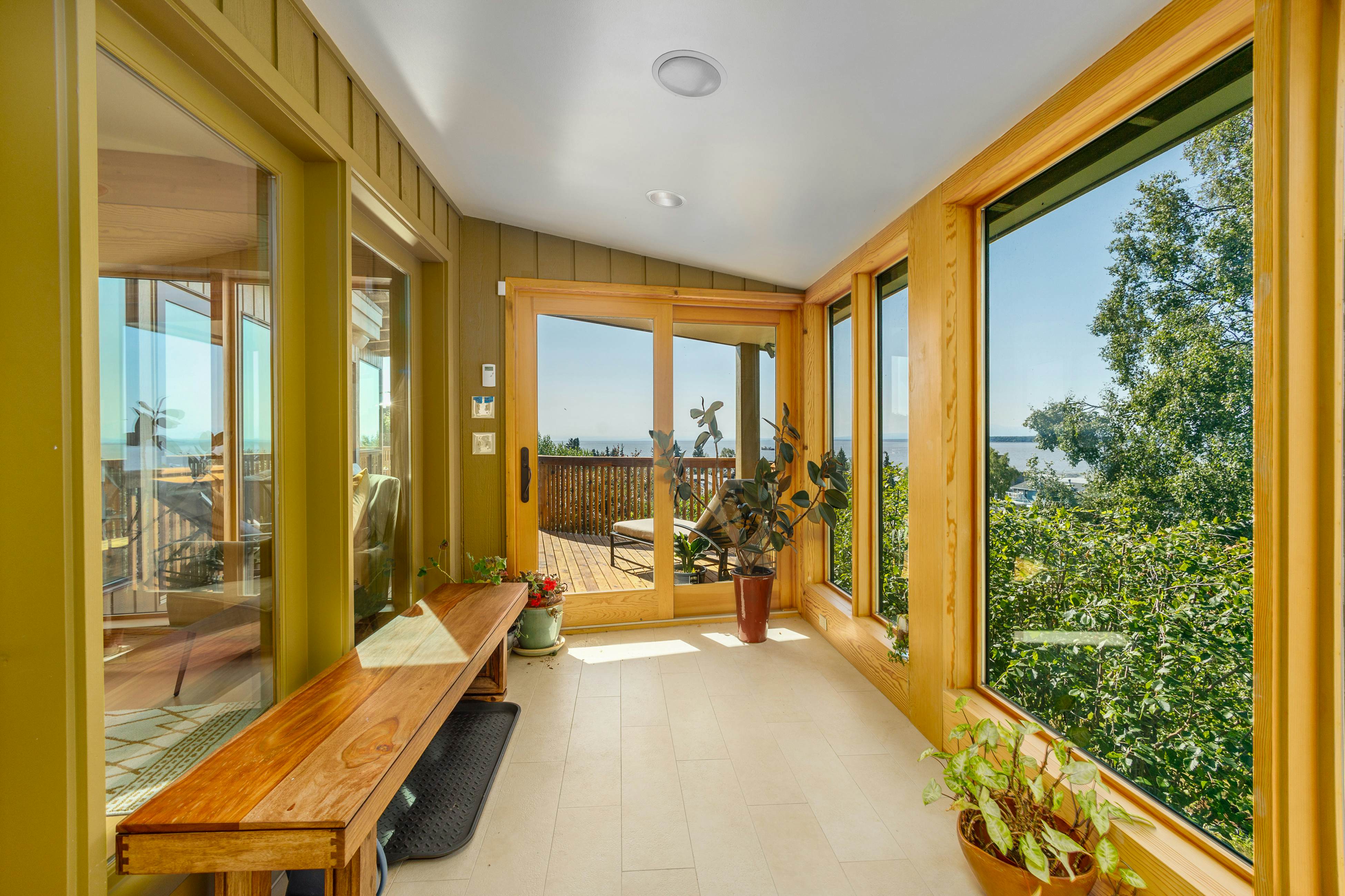 Downtown Contemporary - Full Property