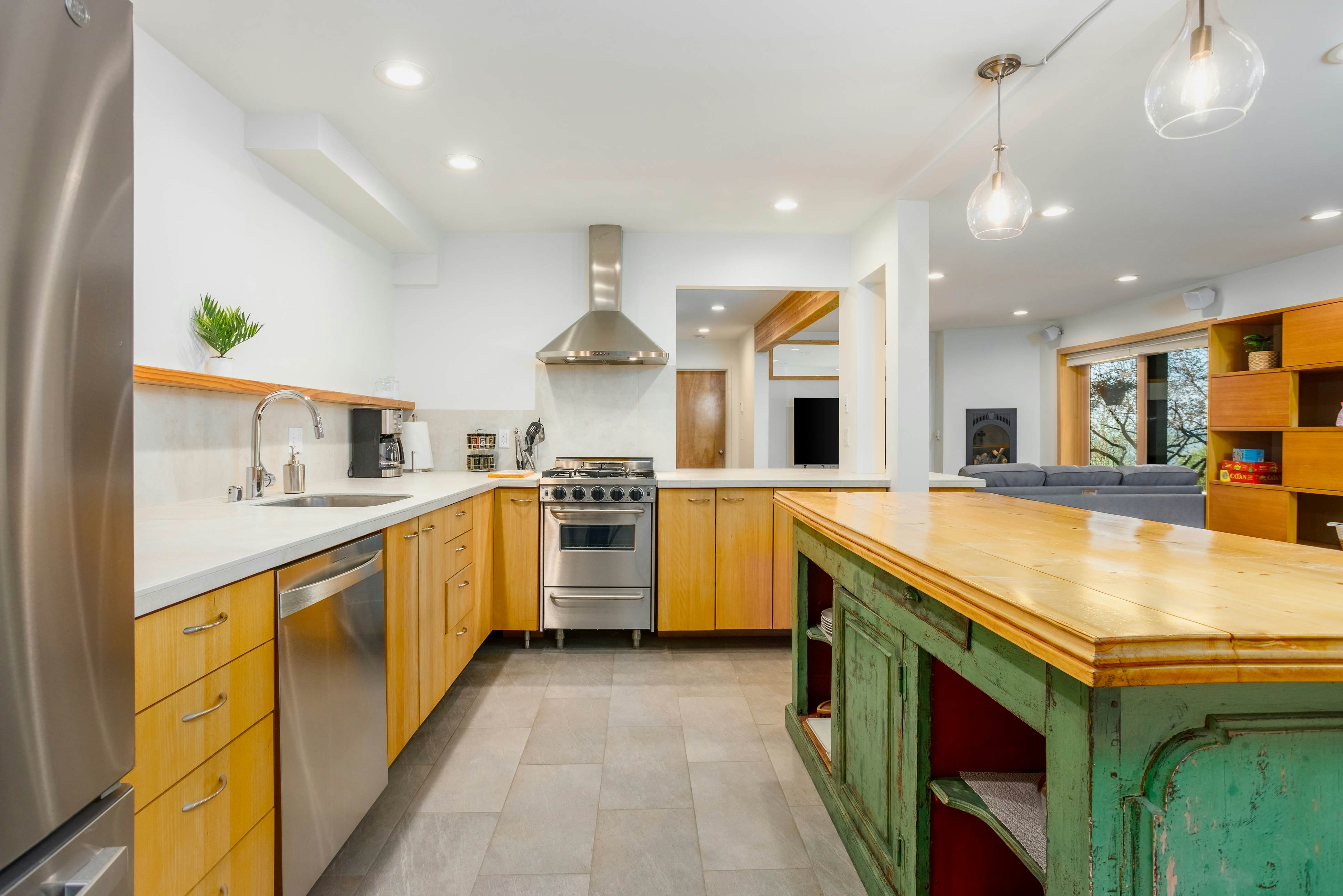 Downtown Contemporary - Full Property